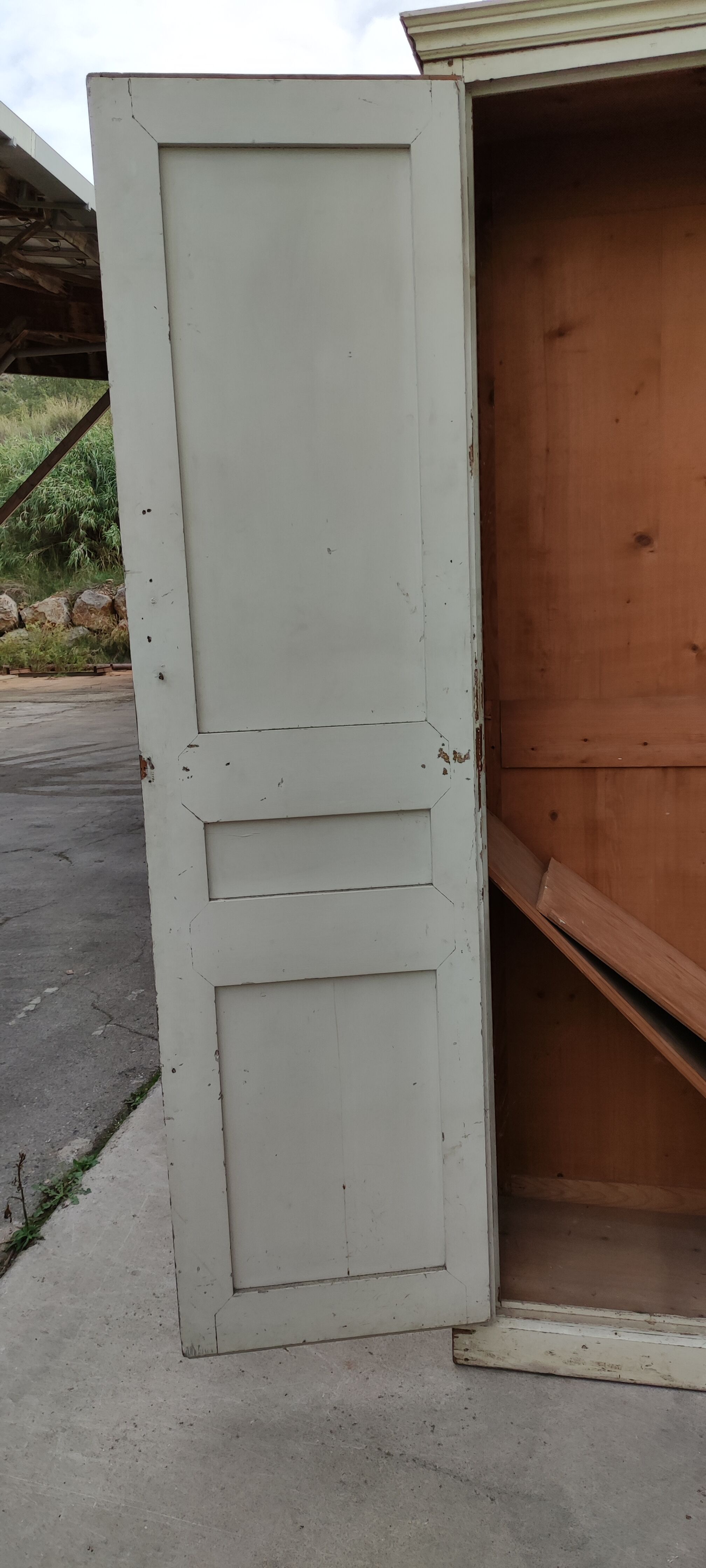 Patinated Parisian wardrobe, 2 doors, 2 shelves