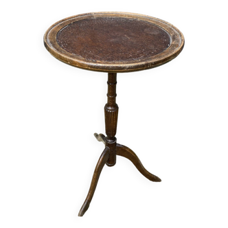 pedestal table