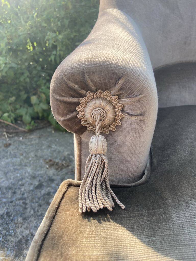 Paire de fauteuils en velours