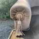 Paire de fauteuils en velours