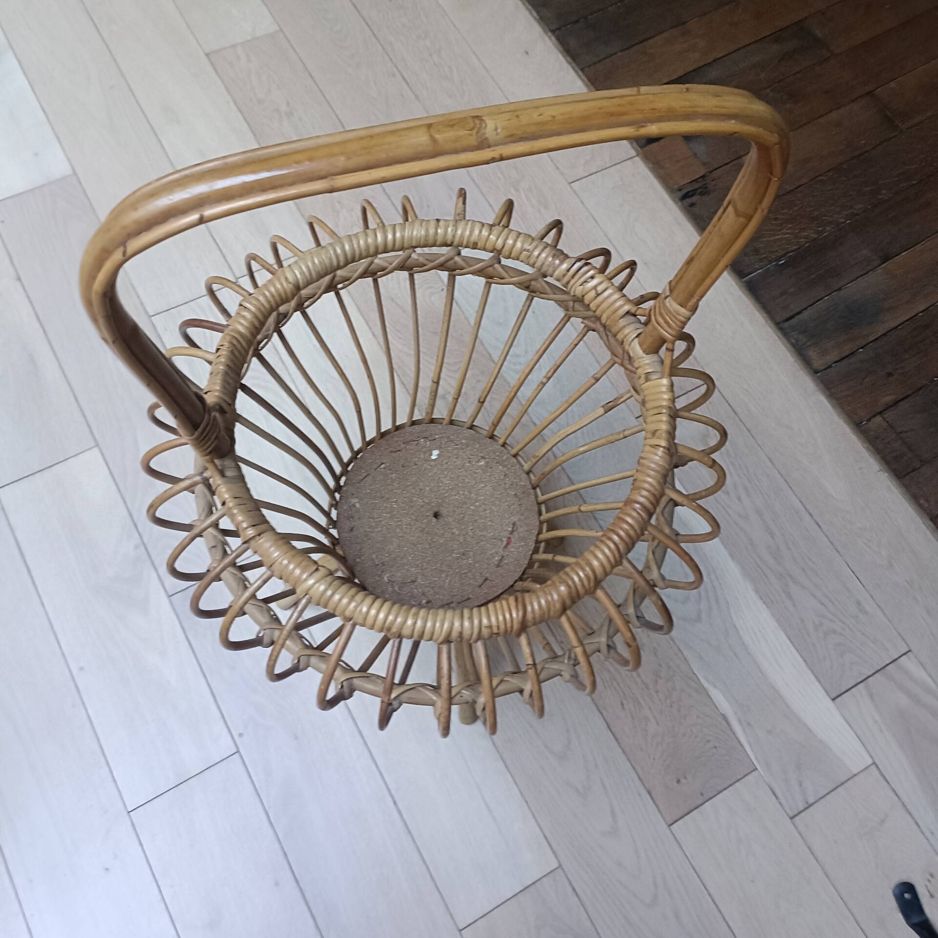 Travailleuse en rotin vintage