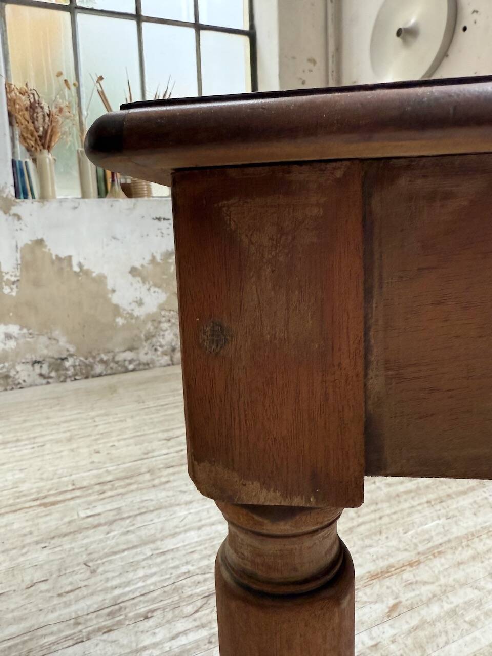 Turned leg cherry table 160cm