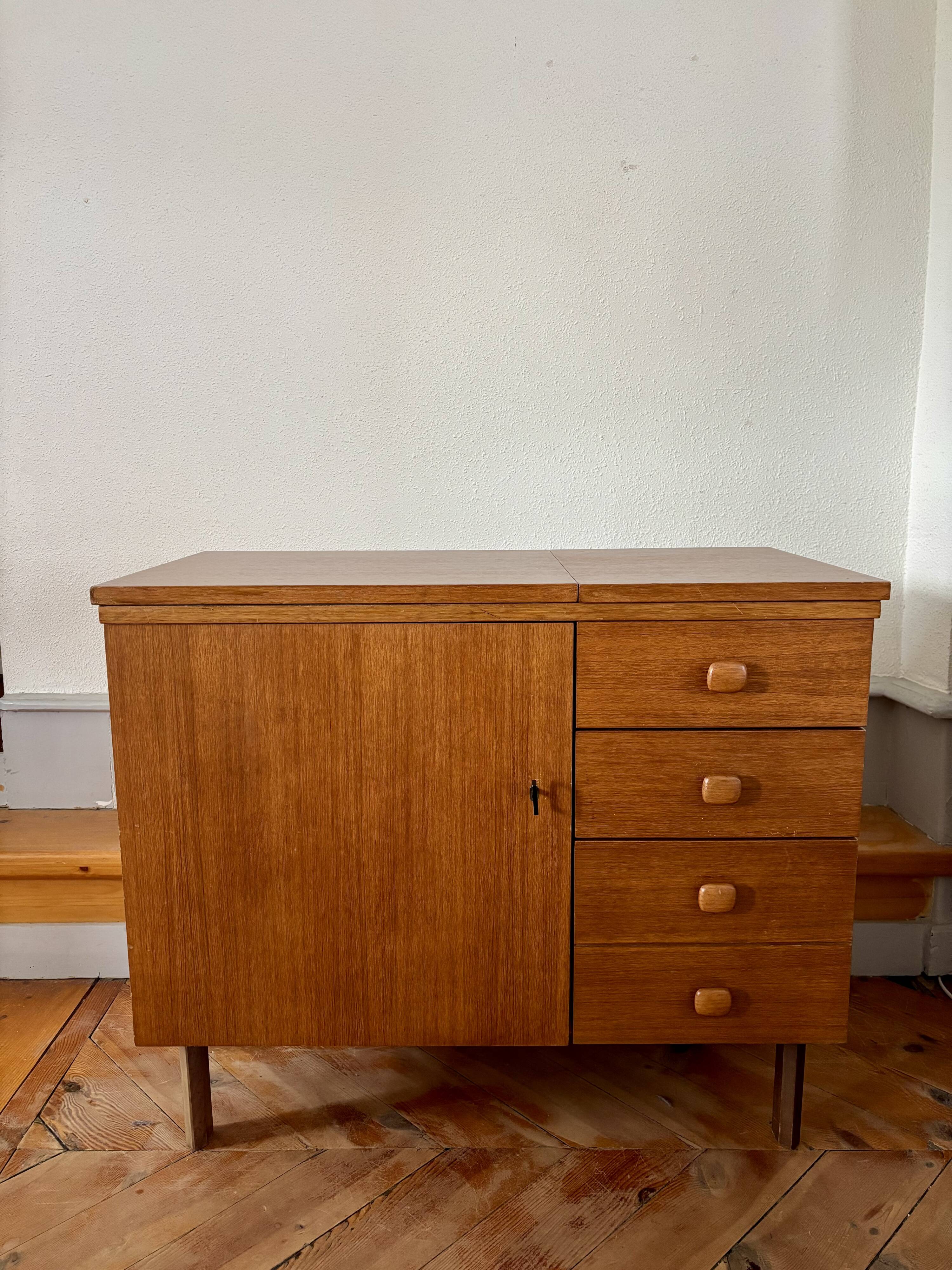 Vintage 1960 sideboard buffet