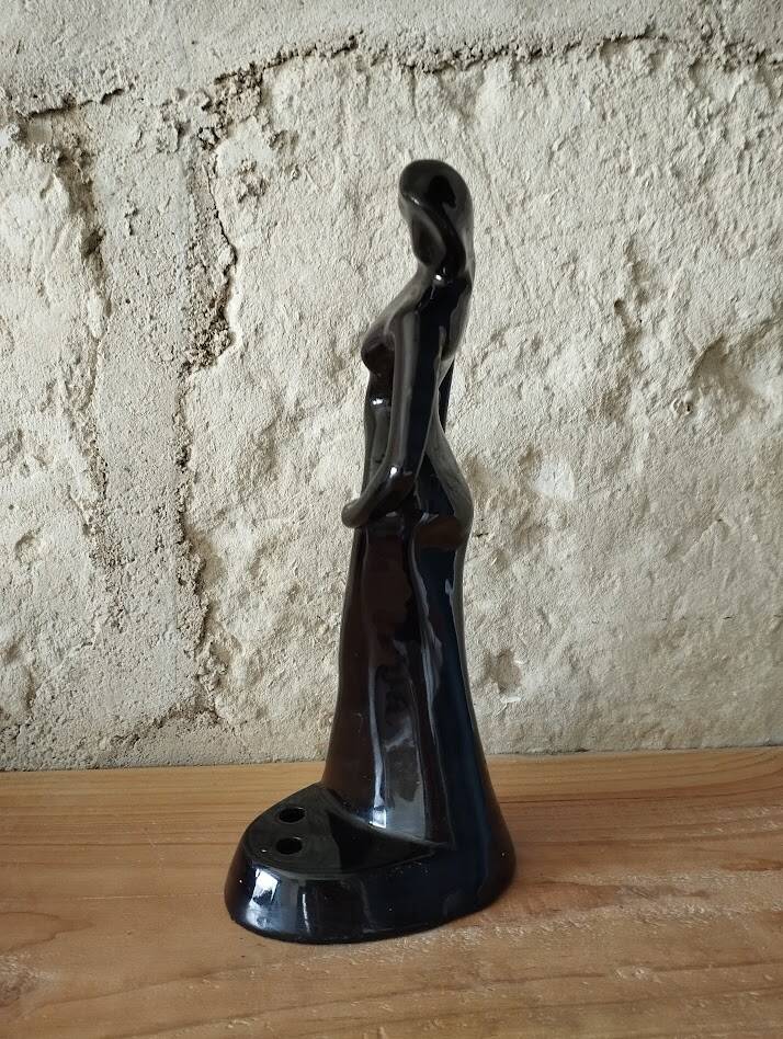 Art Deco statuette of a woman – Elegant dancer – Black earthenware – 1950s