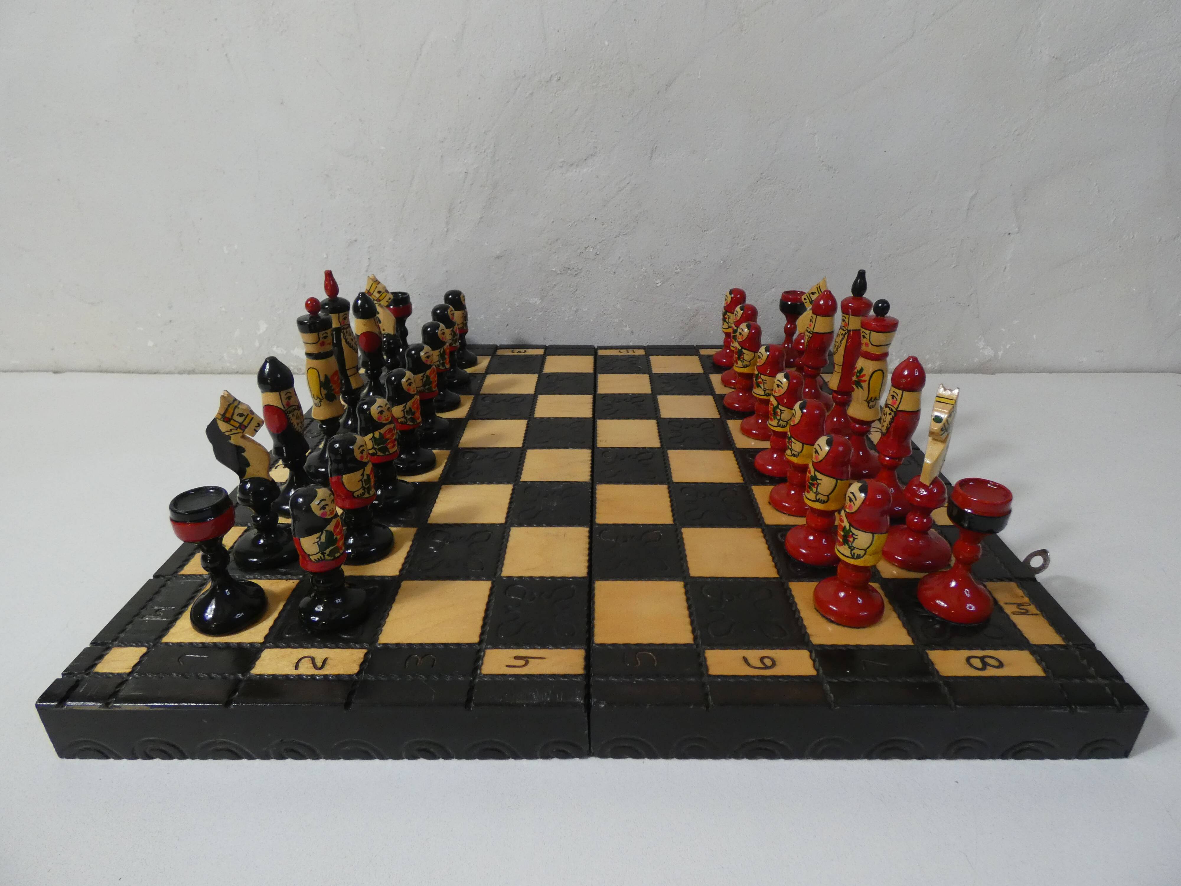 Khokhloma chess game