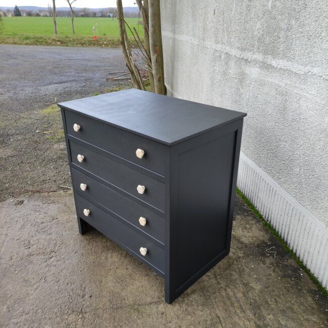Painted old chest of drawers