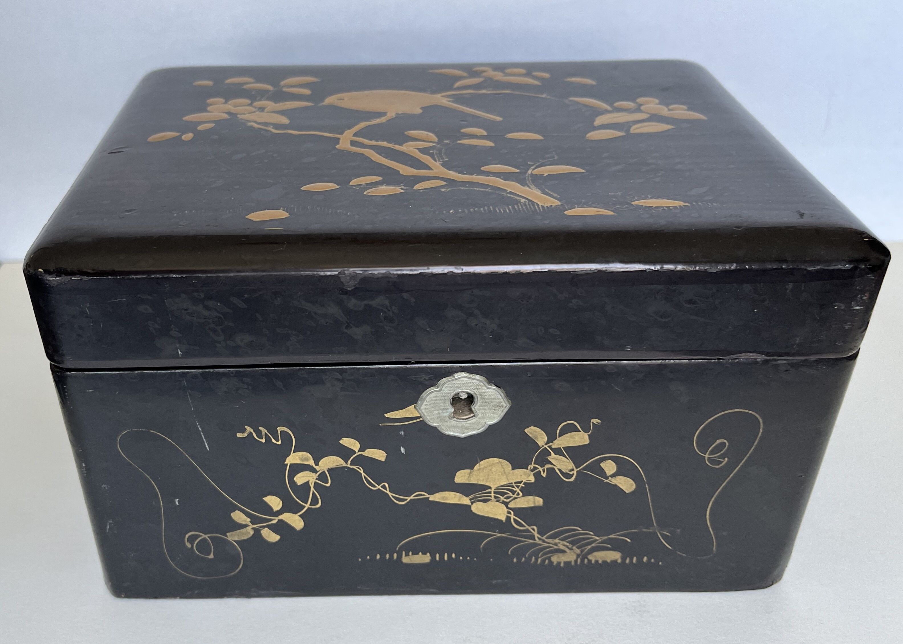 Lacquered wooden jewelry box