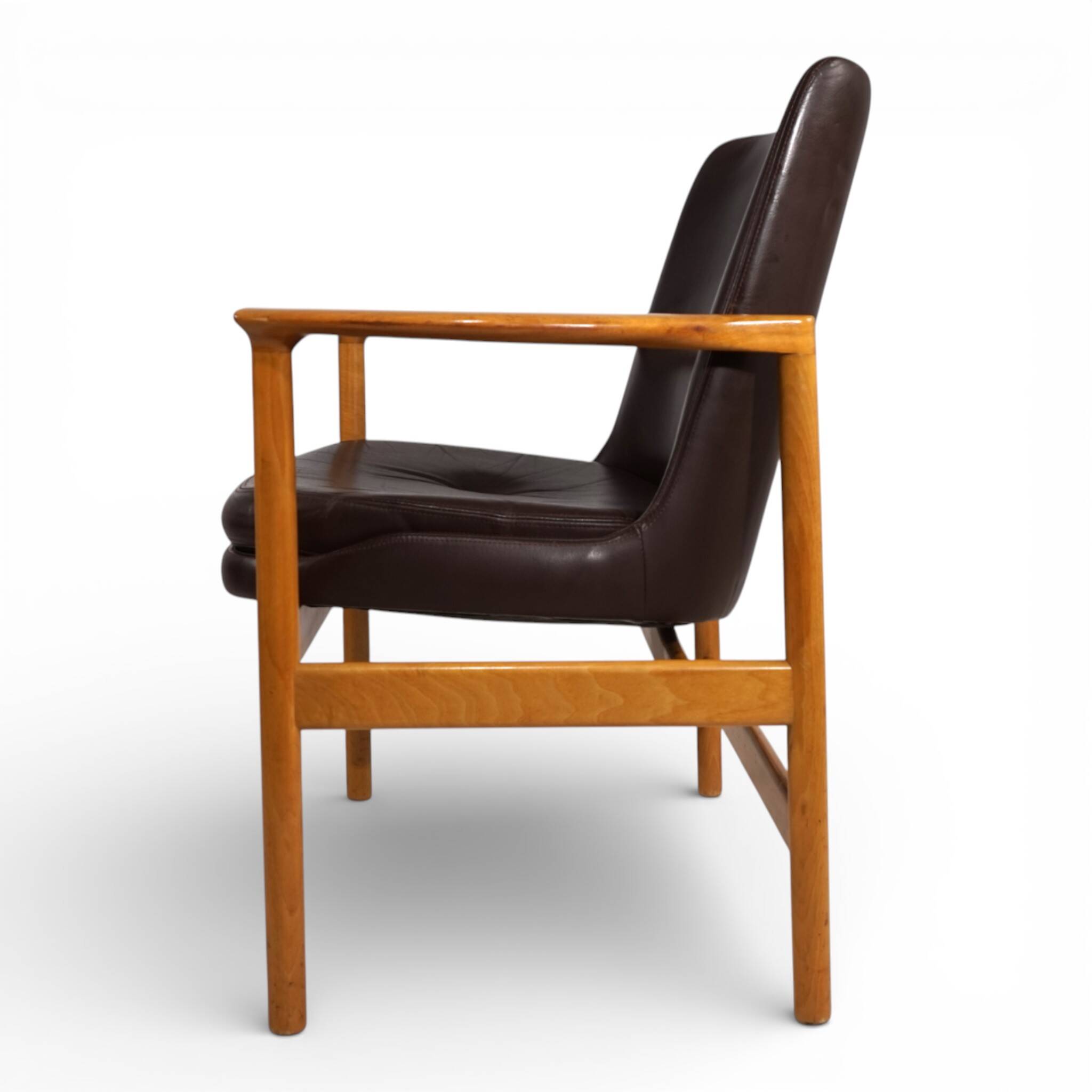 Fröscher leather armchair by Ib Kofod-Larsen, 1960