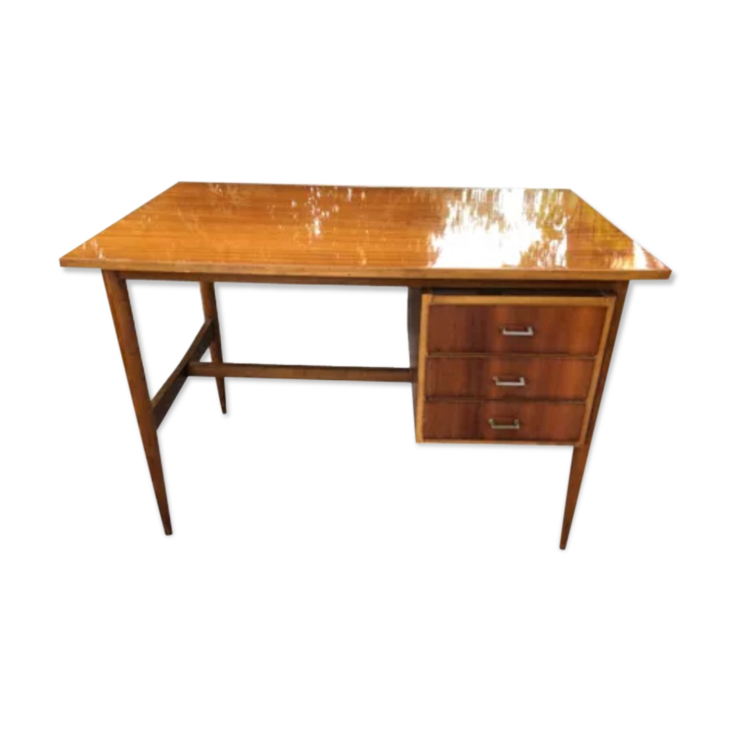 Flat desk compass feet