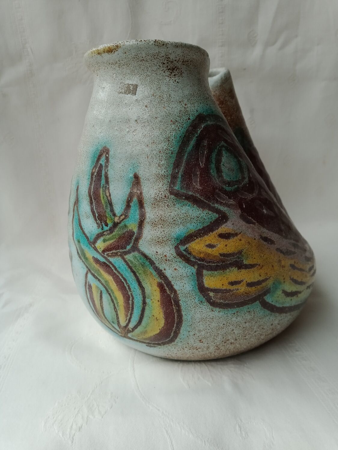 Accolay vase decorated with fish