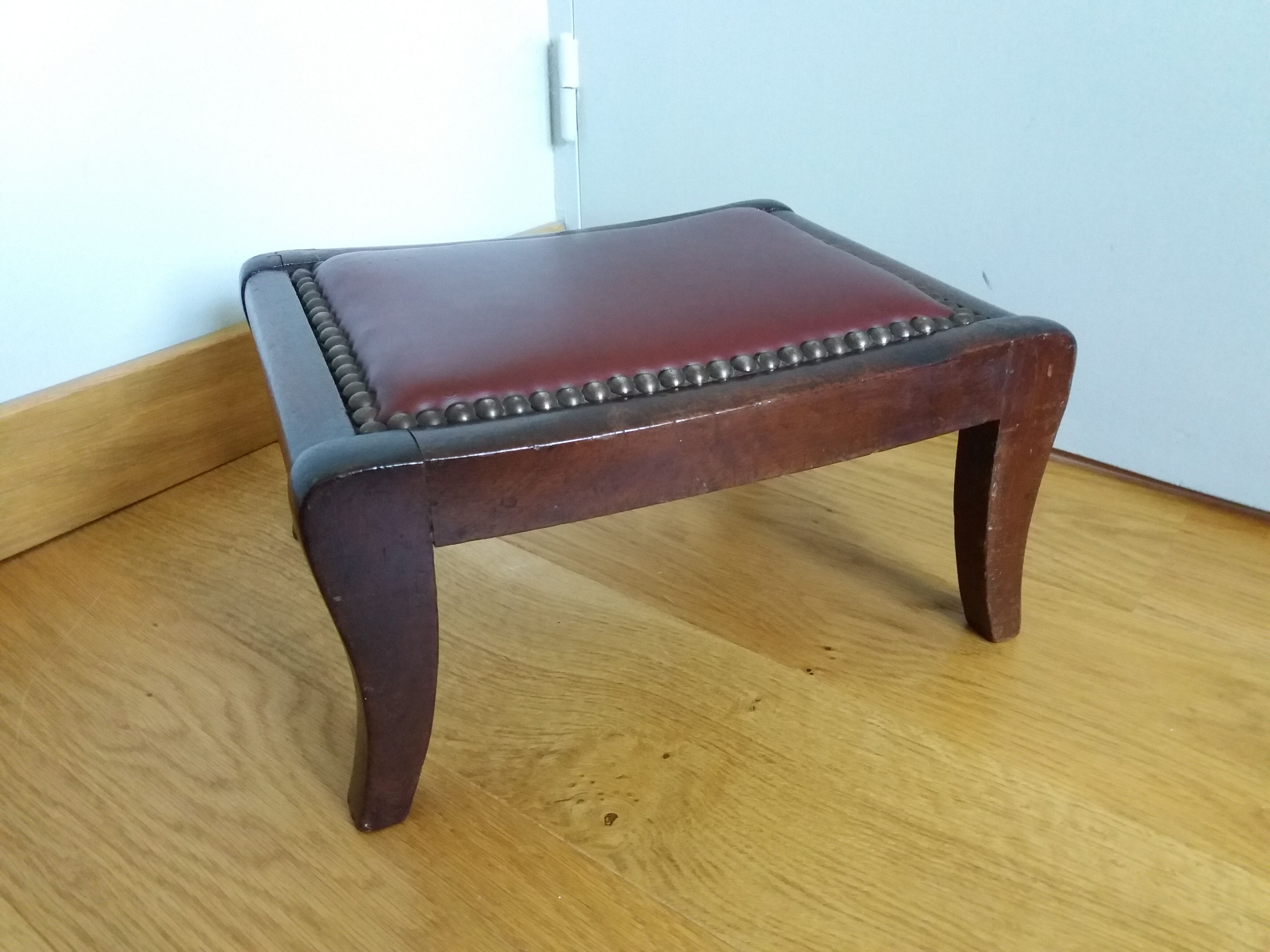 Repose pied bois et cuir