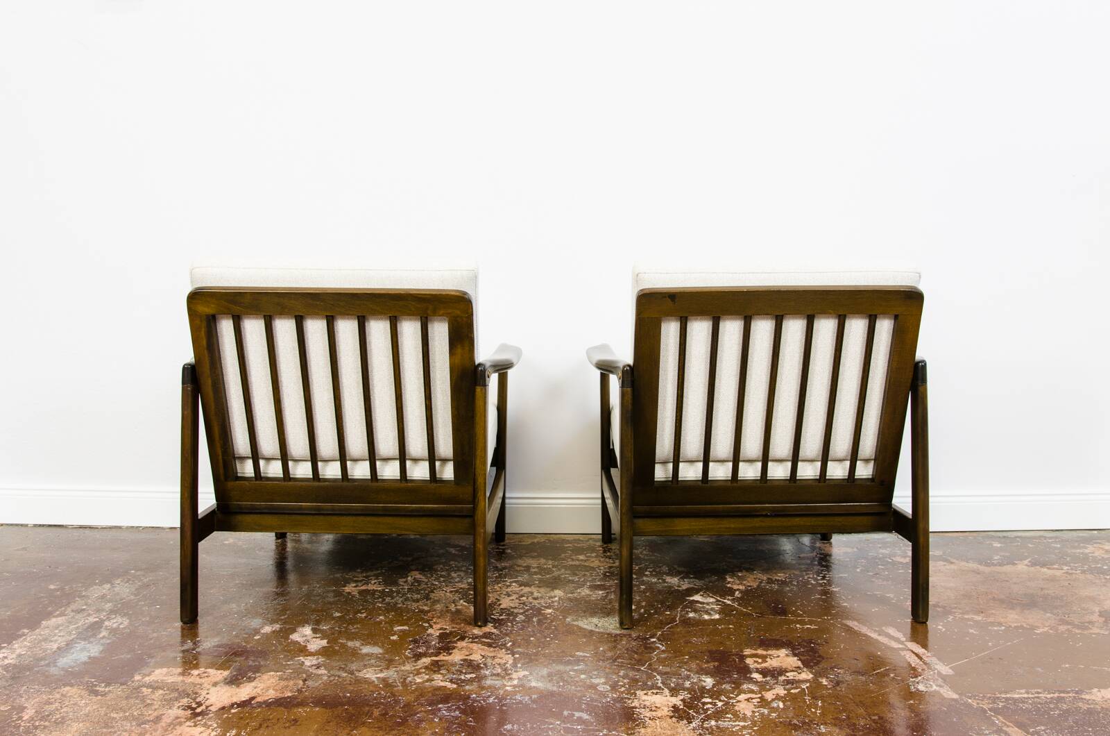 Pair of beige mid century armchairs b7522 by zenon bączyk, 1960's