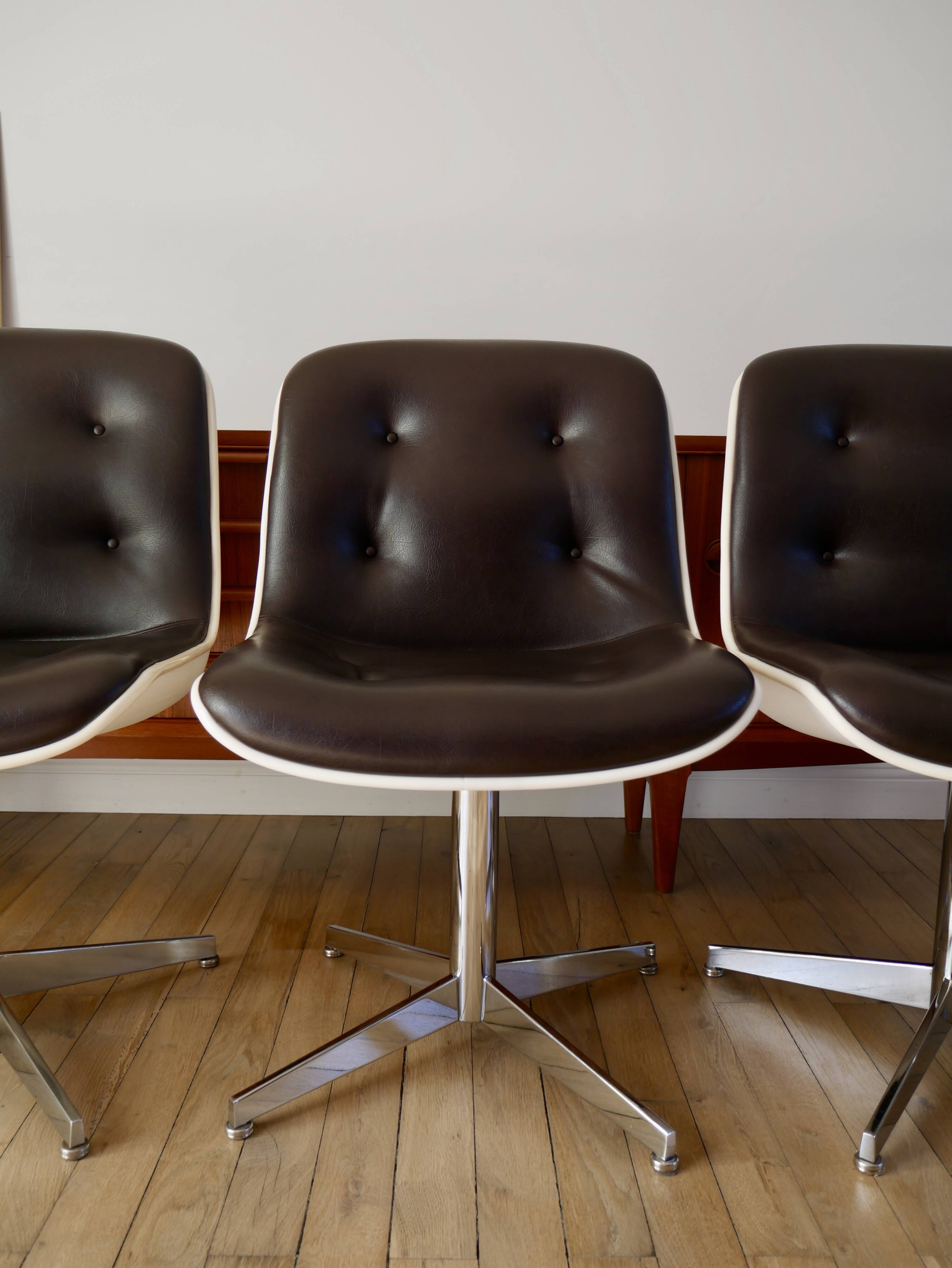 Set of 4 Executive Strafor shell chairs in leather, plastic and chrome 1970s