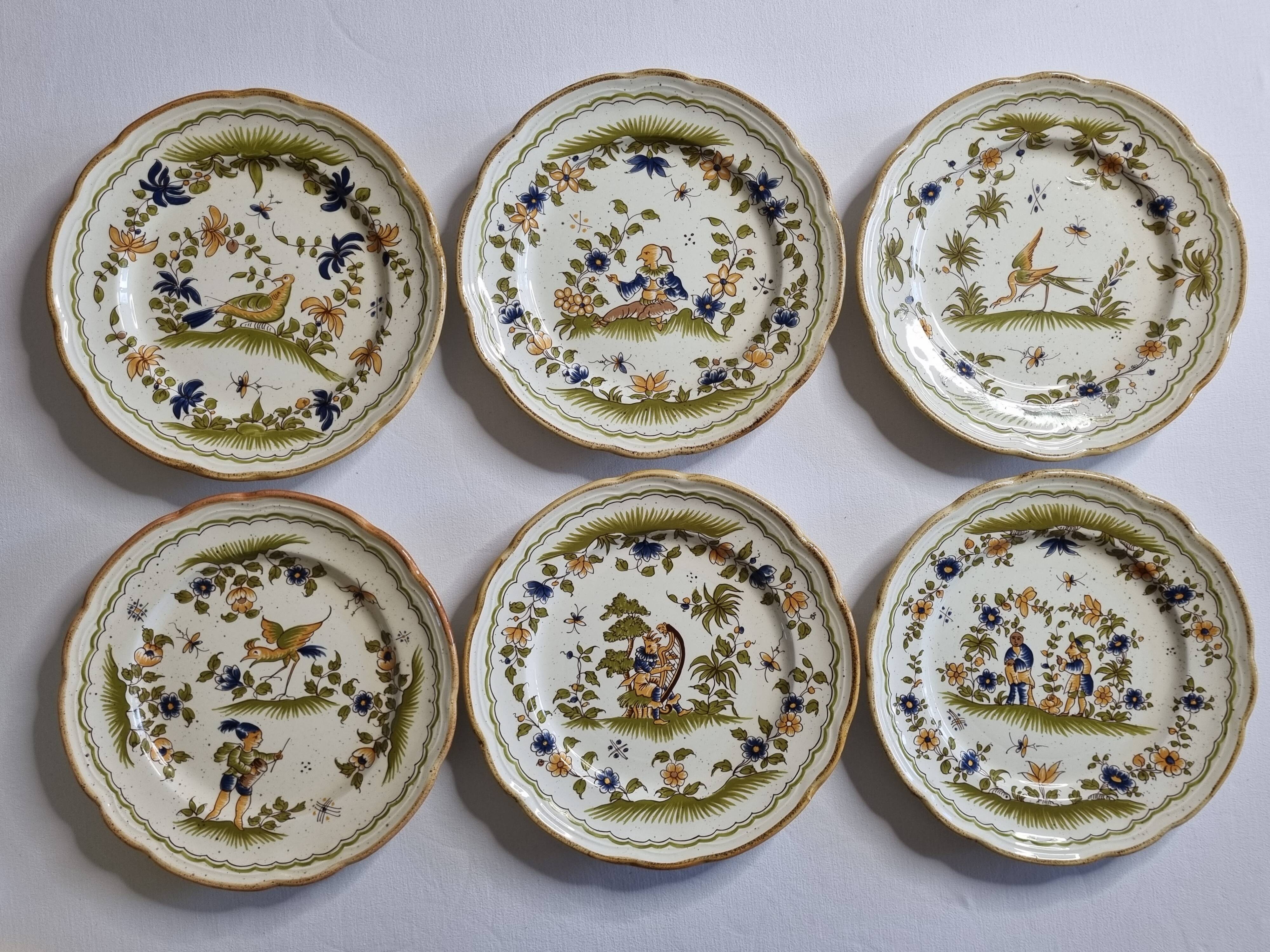 Vintage earthenware table service made in Italy, reproduction 18th century Moustier, 24 cm