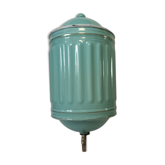 Enamelled fountain