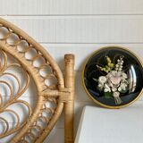 Bulging flower frame