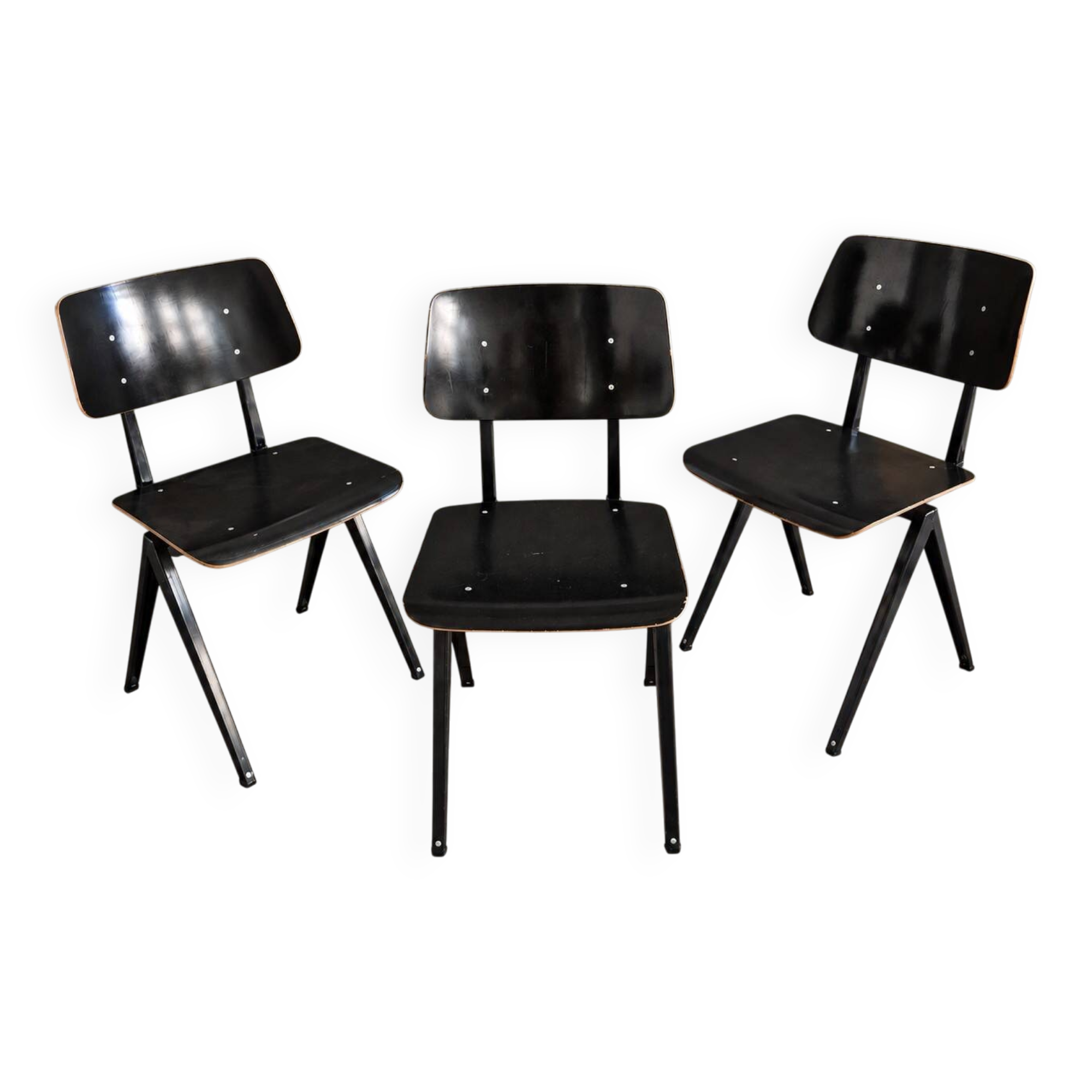 3 chaises Galvanitas S16 Black