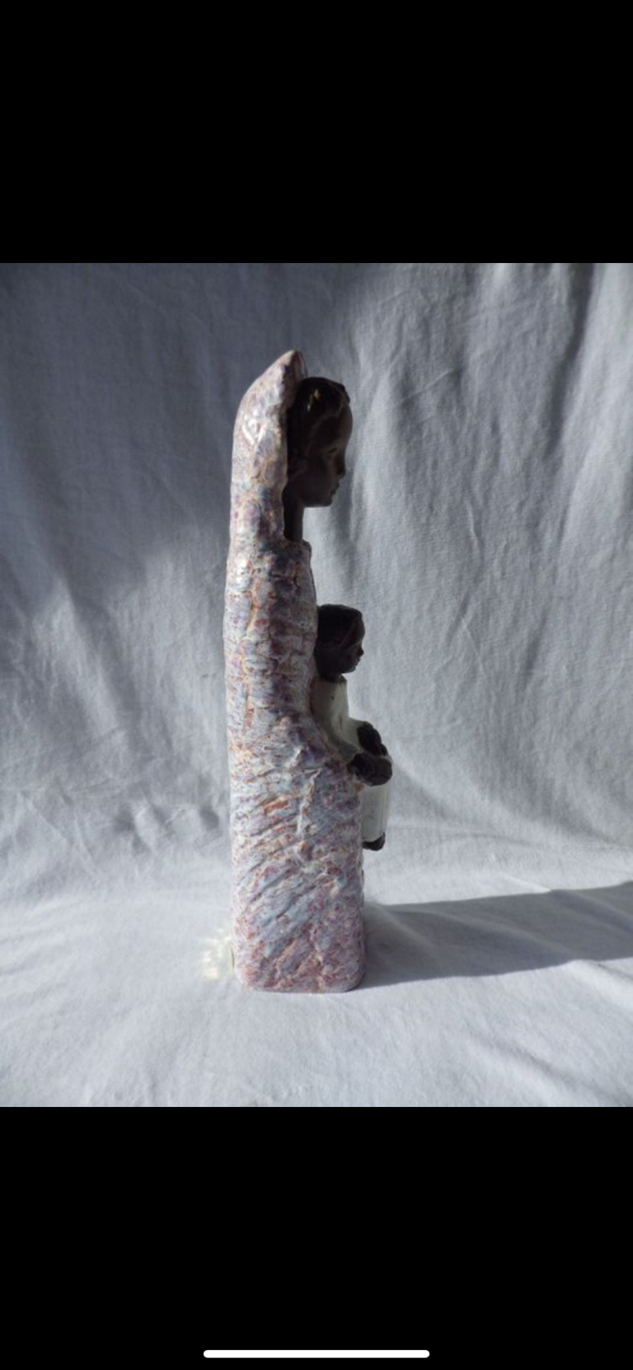 Sculpture Vierge à l’enfant