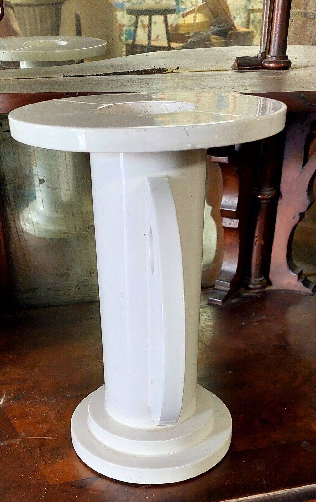 Rare white ceramic vase designed by Nathalie Du Pasquier for Alessio Sarri in 1989