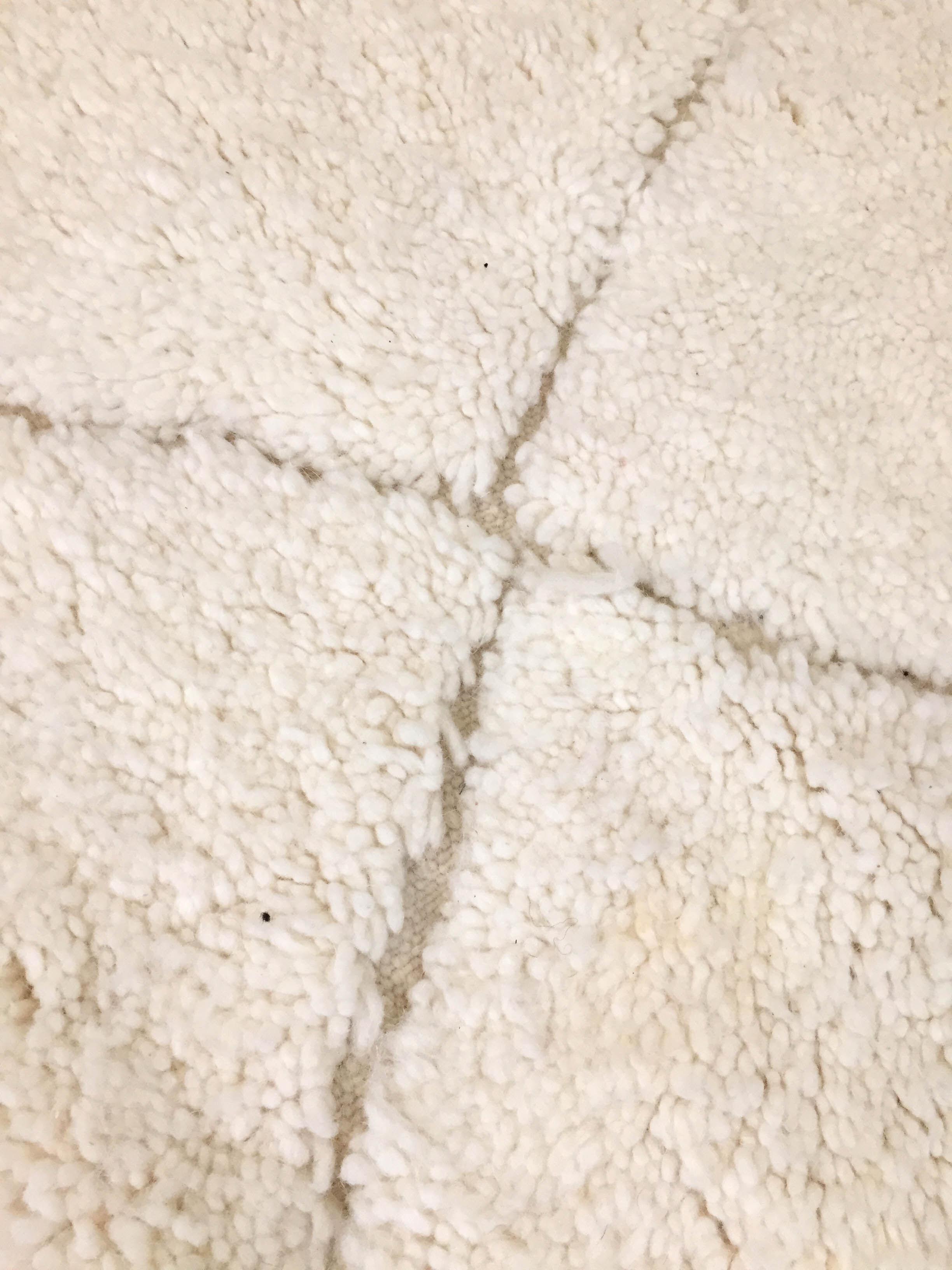 Moroccan Berber carpet Beni Ouarain corridor ecru with engraved diamonds 256x83cm