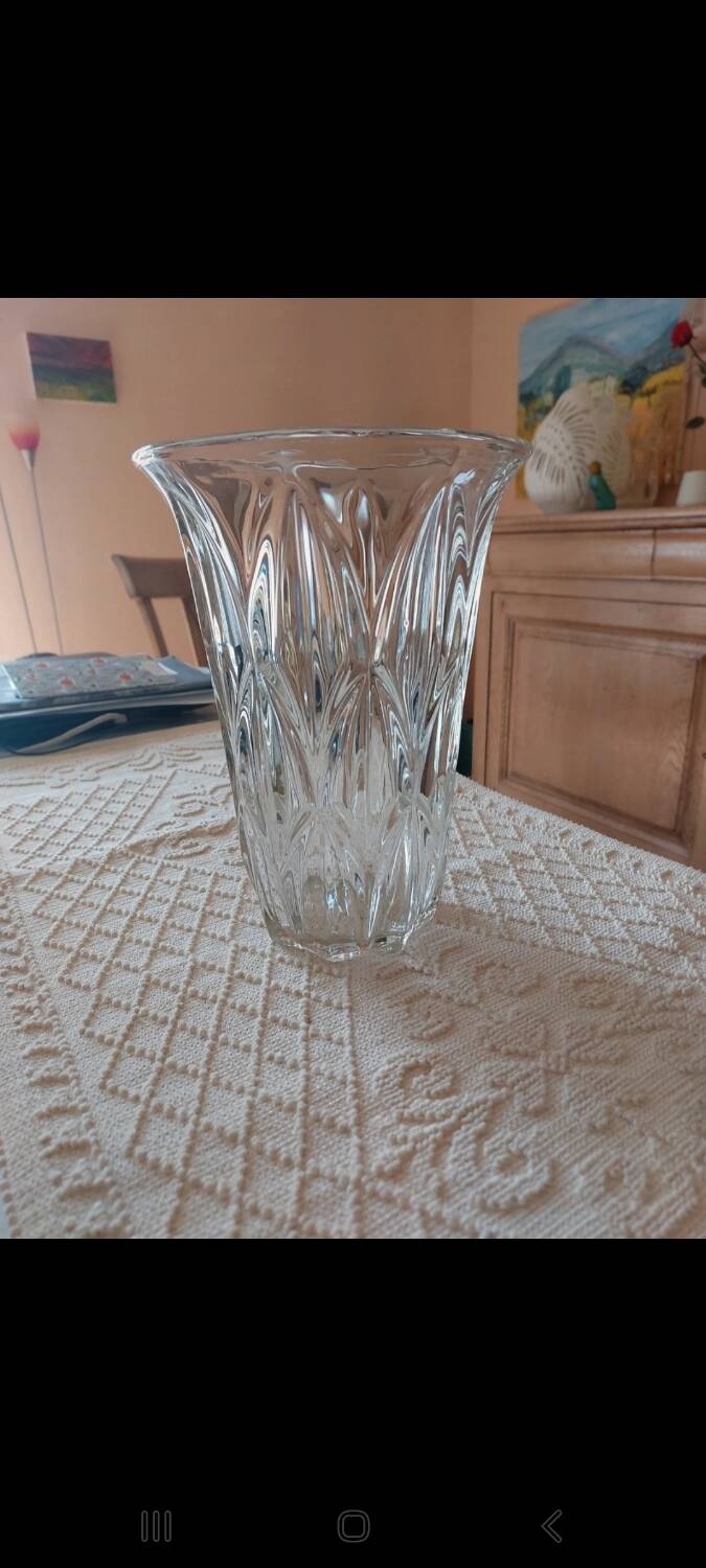 Glass vase