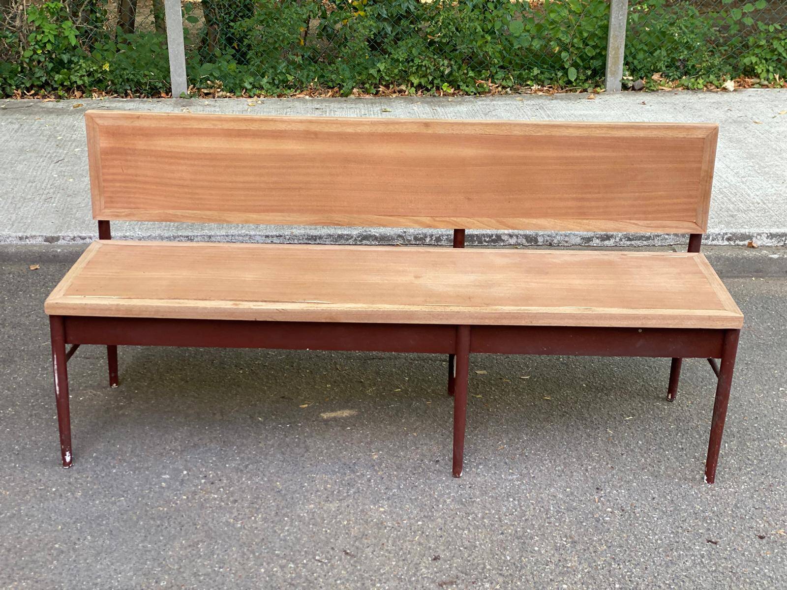 Grand banc d'école vintage 170 cm de 3/4 places en bois brut poncé métal 19