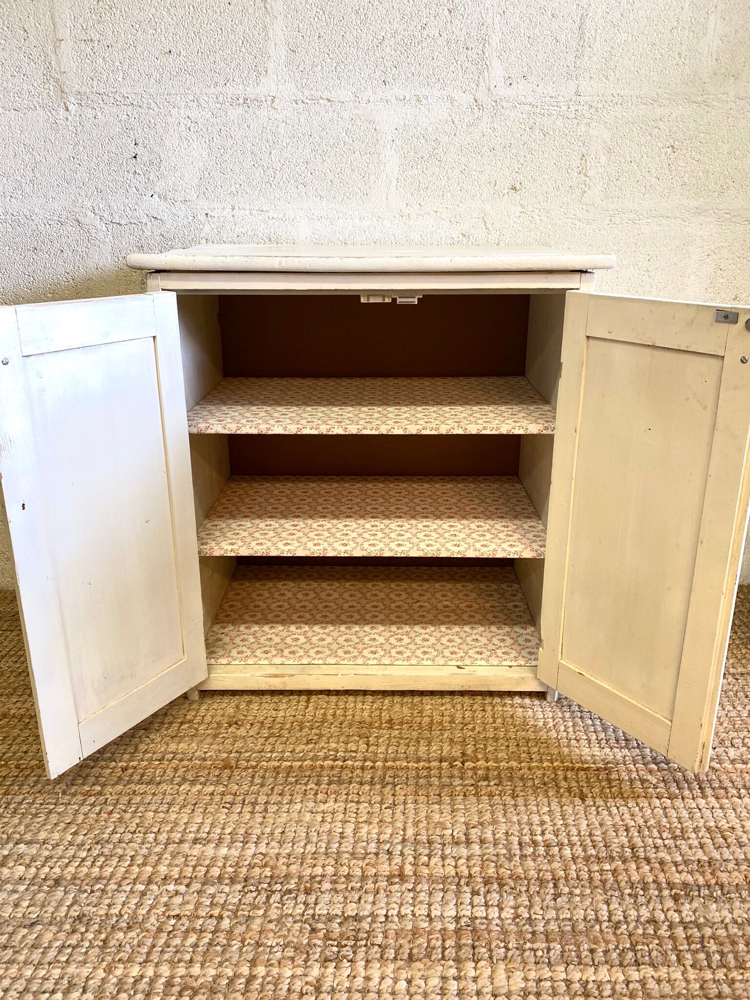 Buffet in his patina