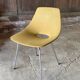 Chaise tonneau par Pierre Guariche