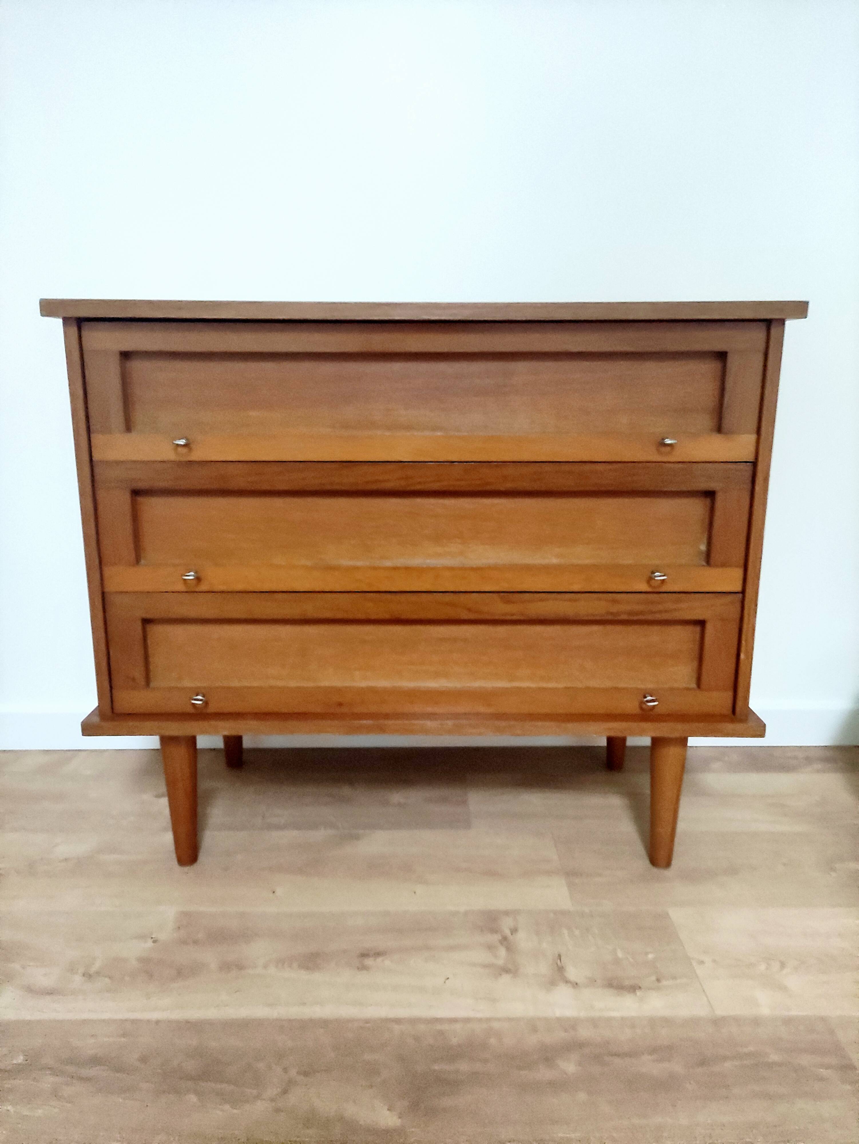 Vintage chest of drawers