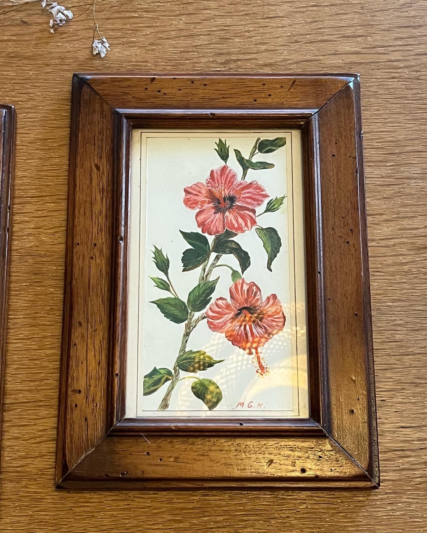 Duo de peintures motif floral signés