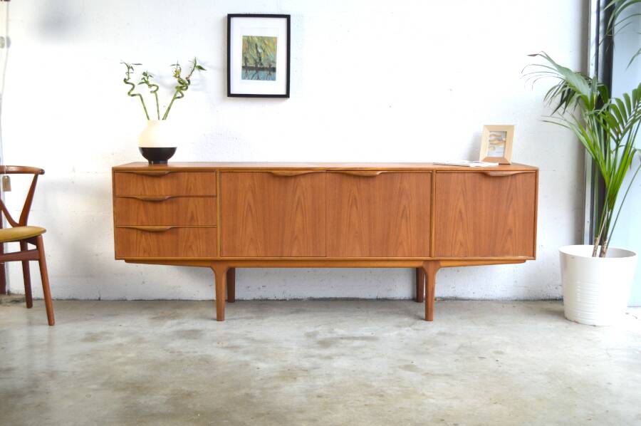 Enfilade by McIntosh * 201.5 cm *