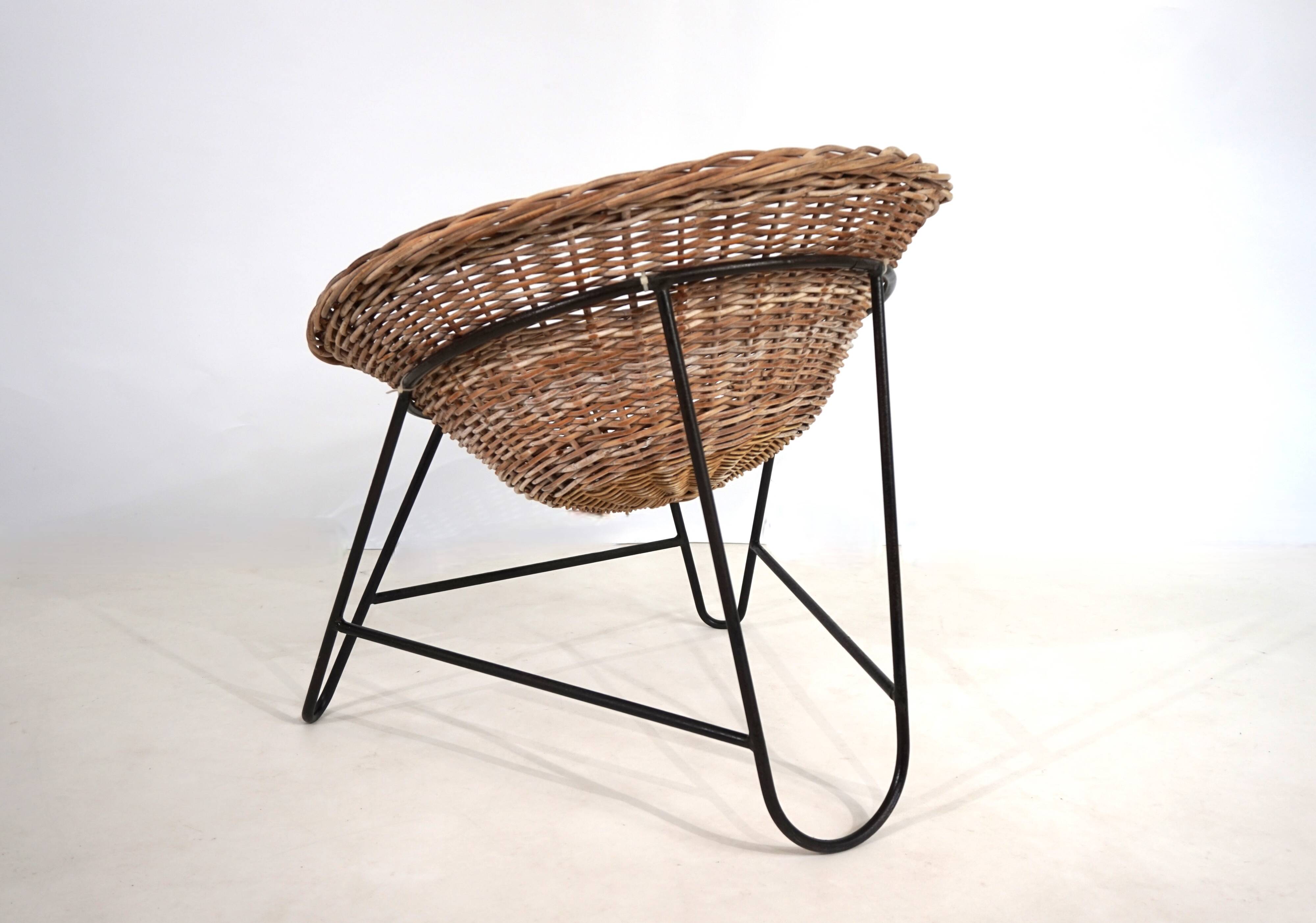 Rattan basket pod lounge chair, 1960