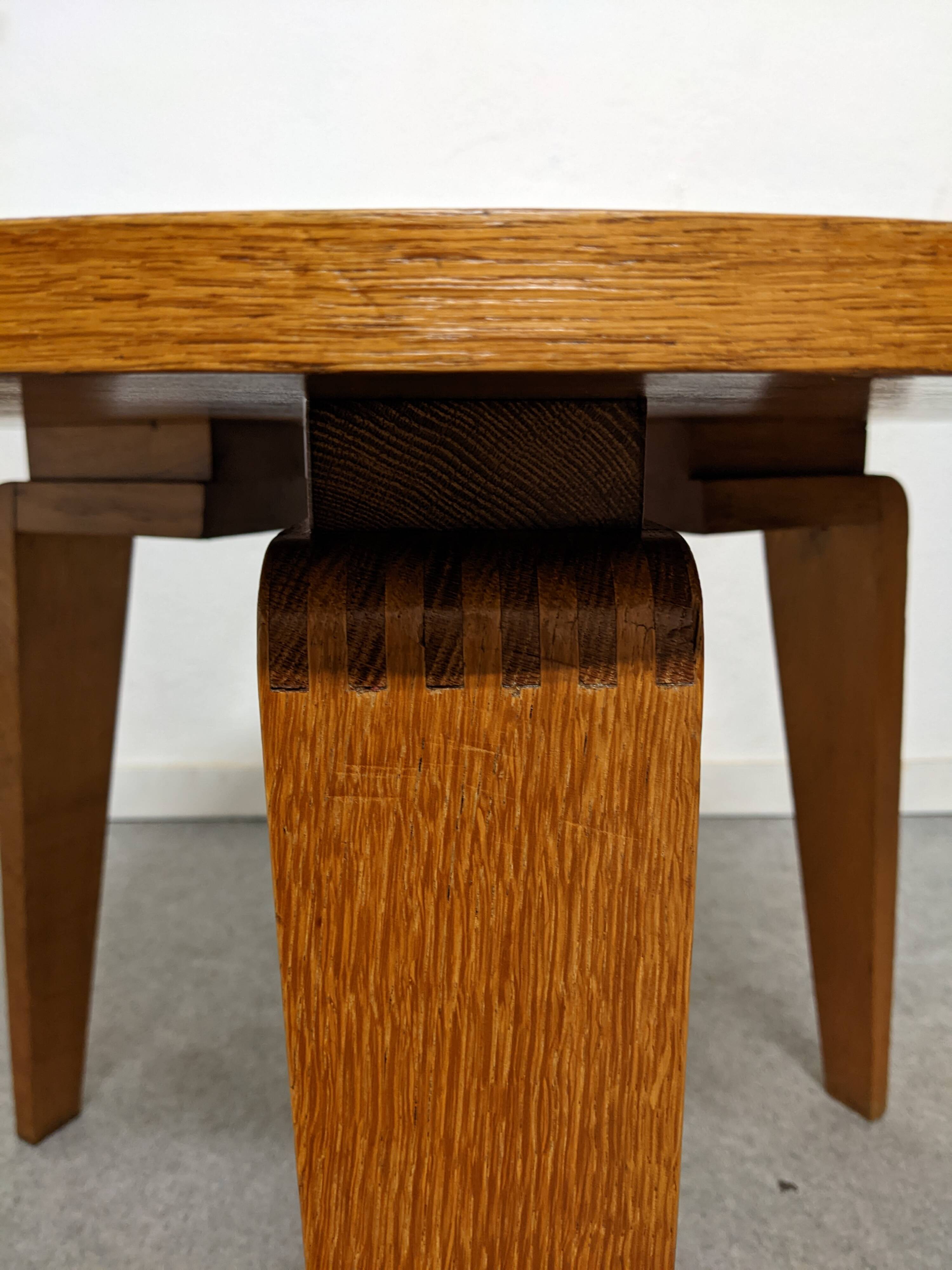 Round pedestal table tripod Art Deco circa 1930