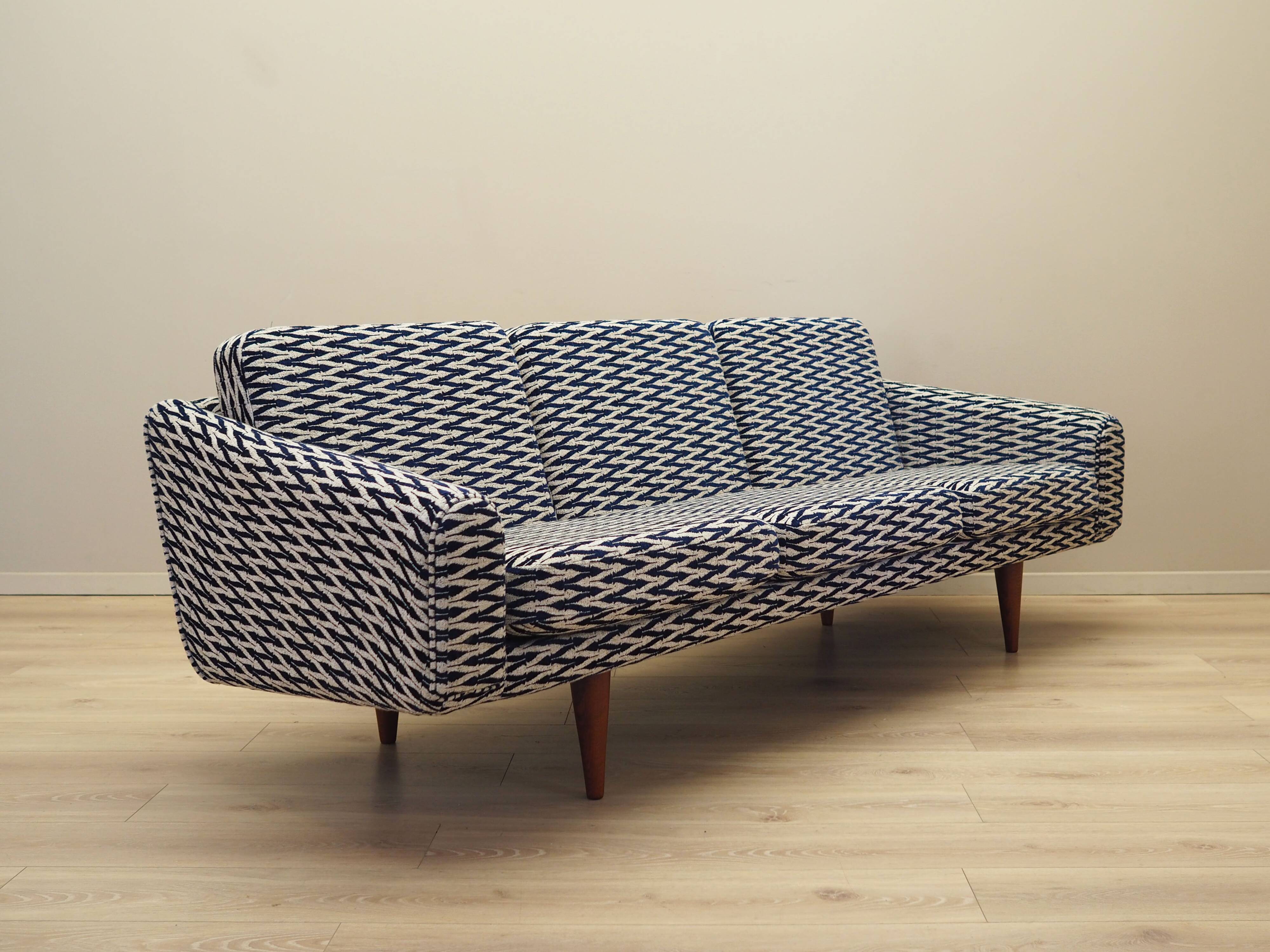 Three-seater sofa, Danish design, 1960s, designer: Illum Wikkelsø