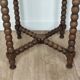Table d'appoint de style Louis XIII