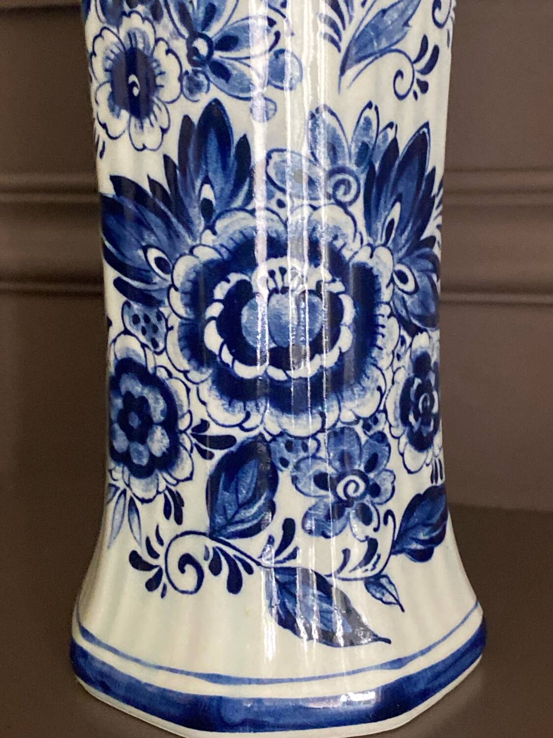 Vintage blue Delfts vase