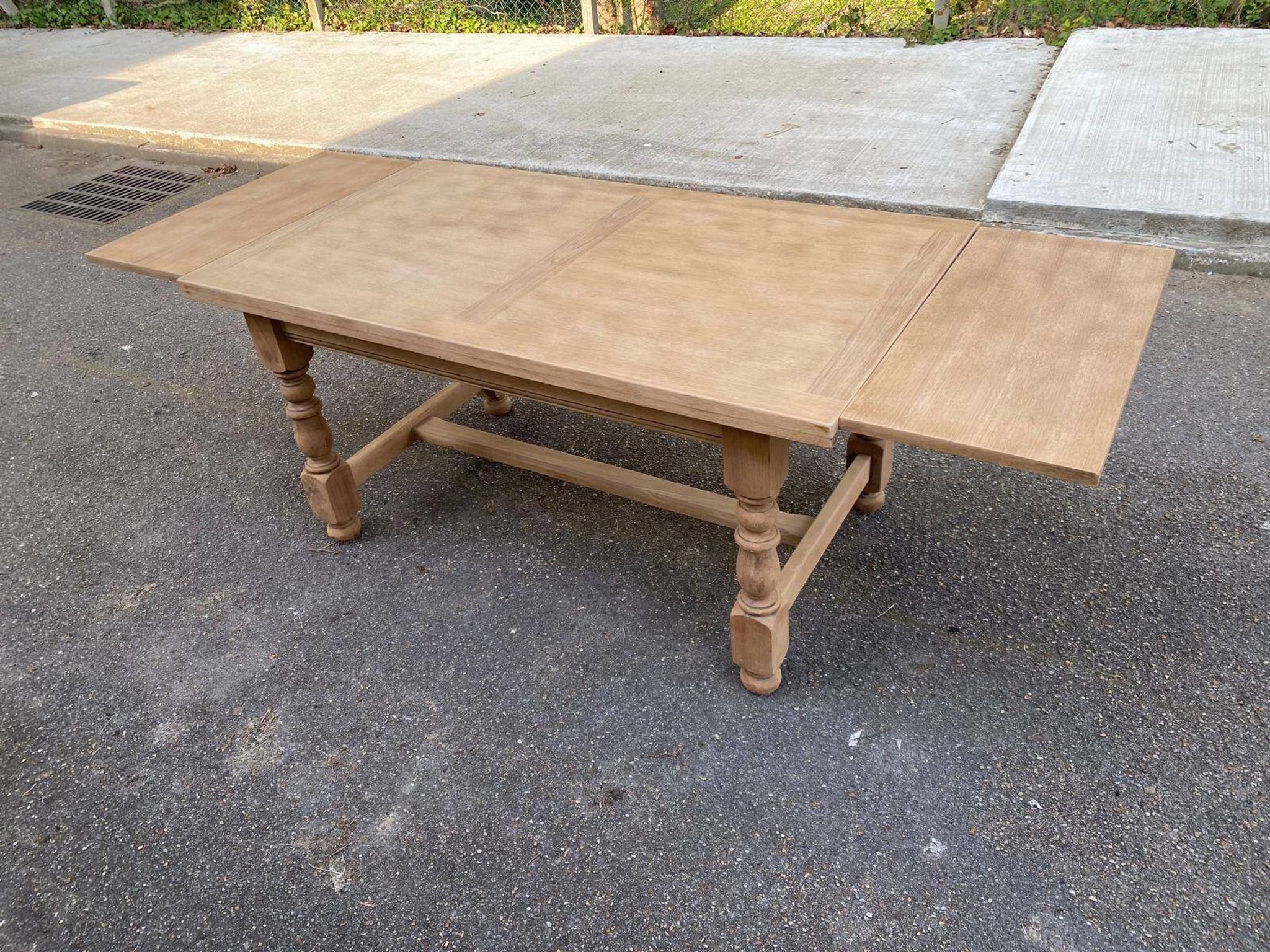 Renovated 19th-century oak extendable farmhouse dining table 160-240cm