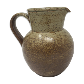 Sandstone pitcher