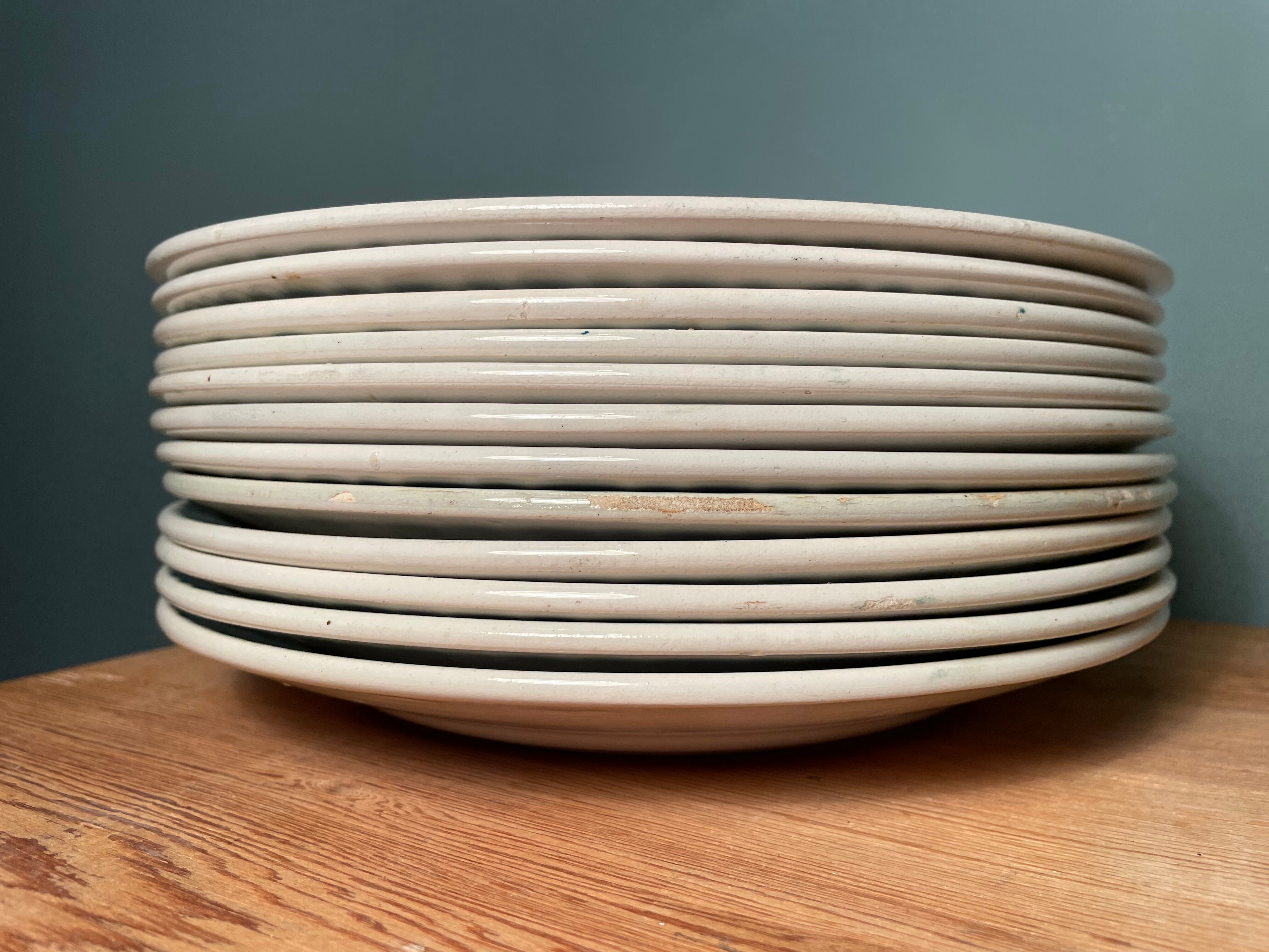 Set of 12 vintage flat plates