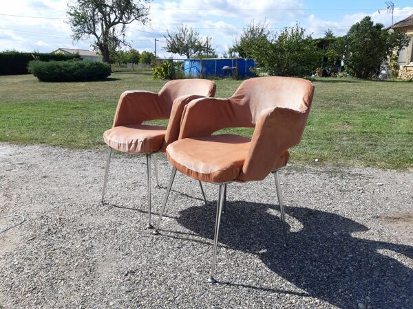 Paire de fauteuils vintage des années 70 chrome et tissus saumon