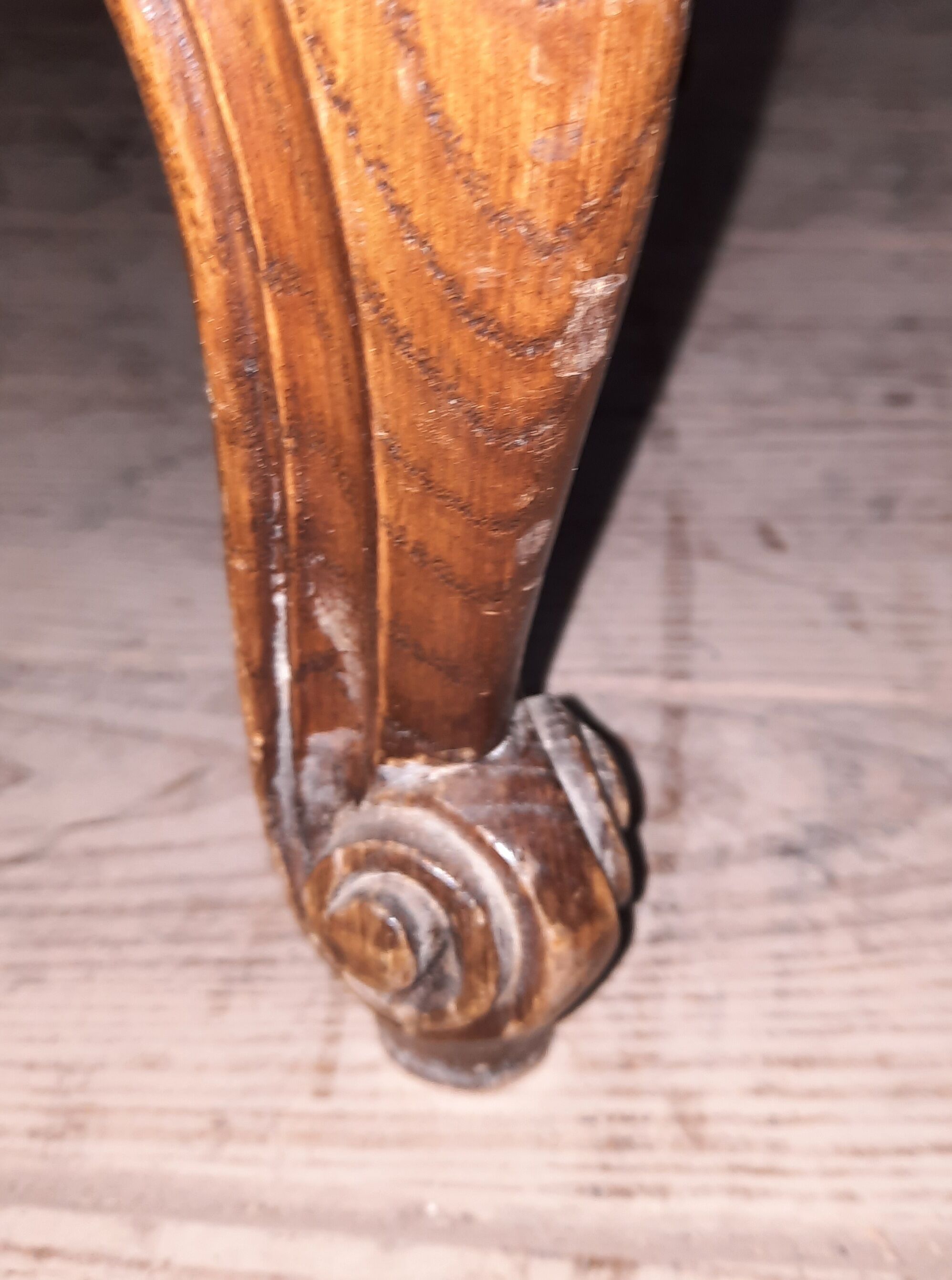 Chest of drawers oak crossbow