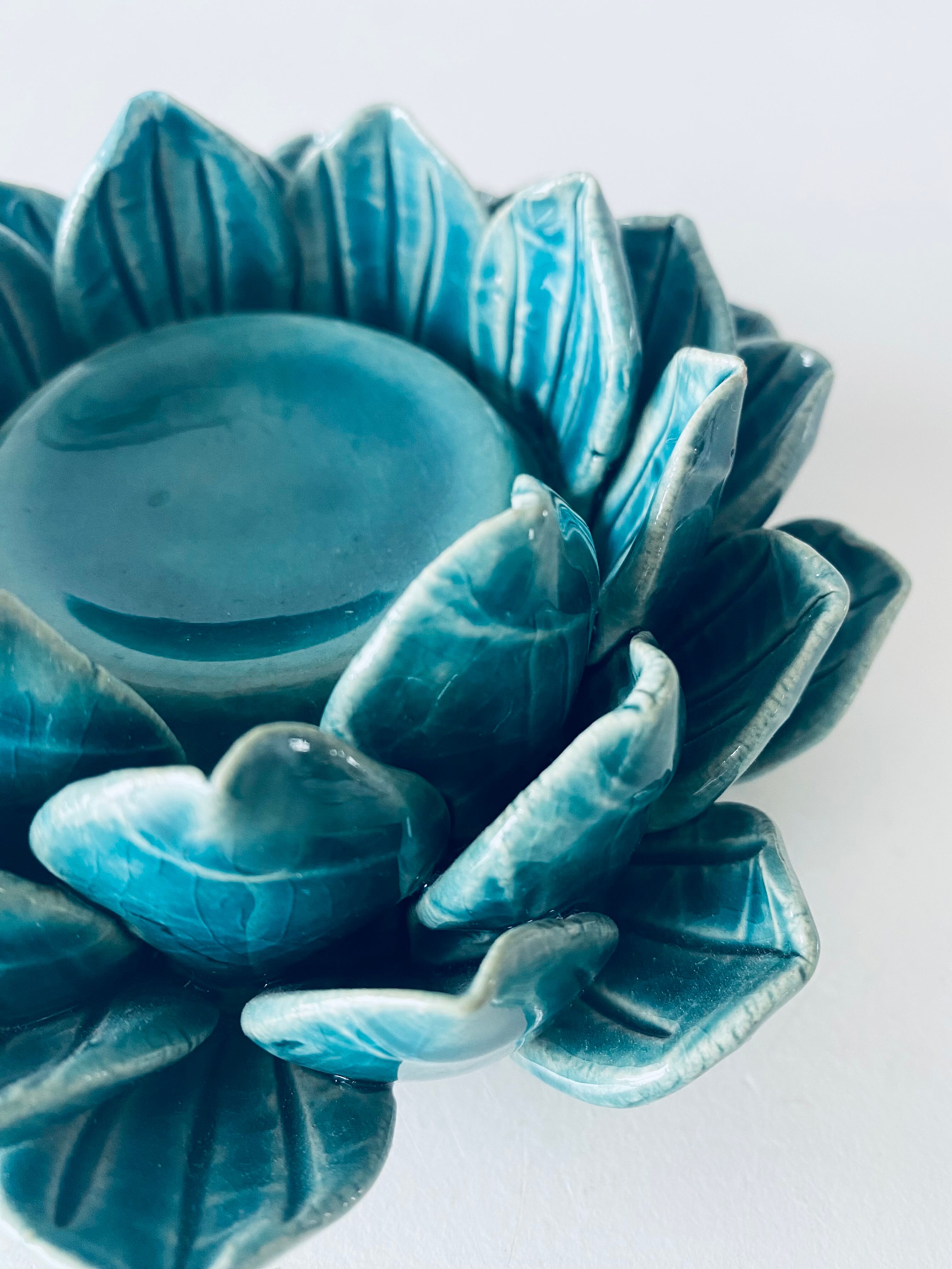 Artichoke candle holder in slip