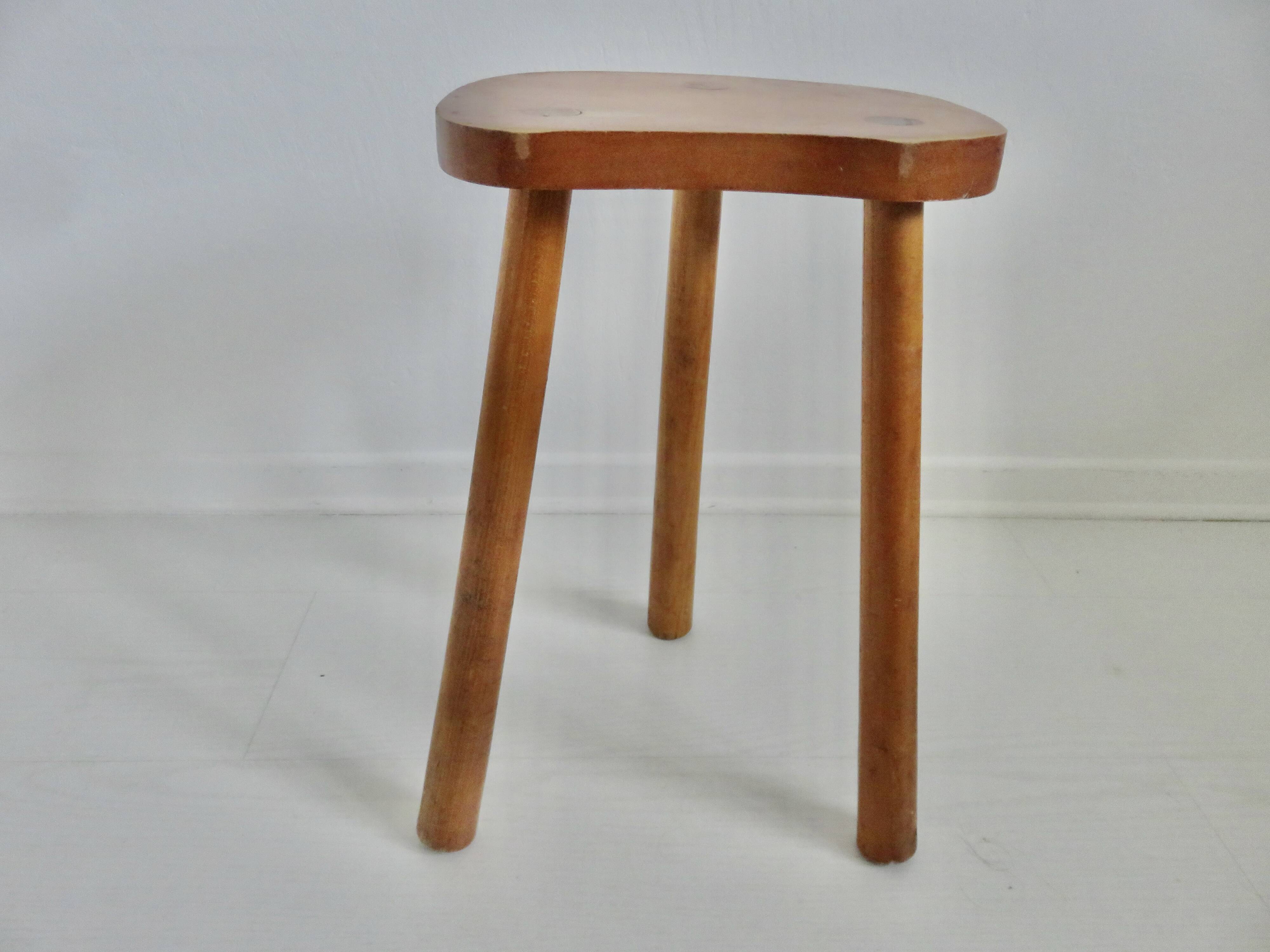 Tabouret de montagne tripode "haricot" en bois blond, 1960