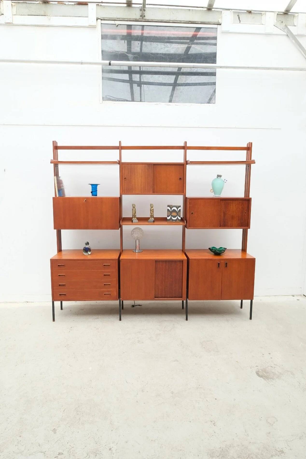 Teak and metal bookcase, Italy 1960