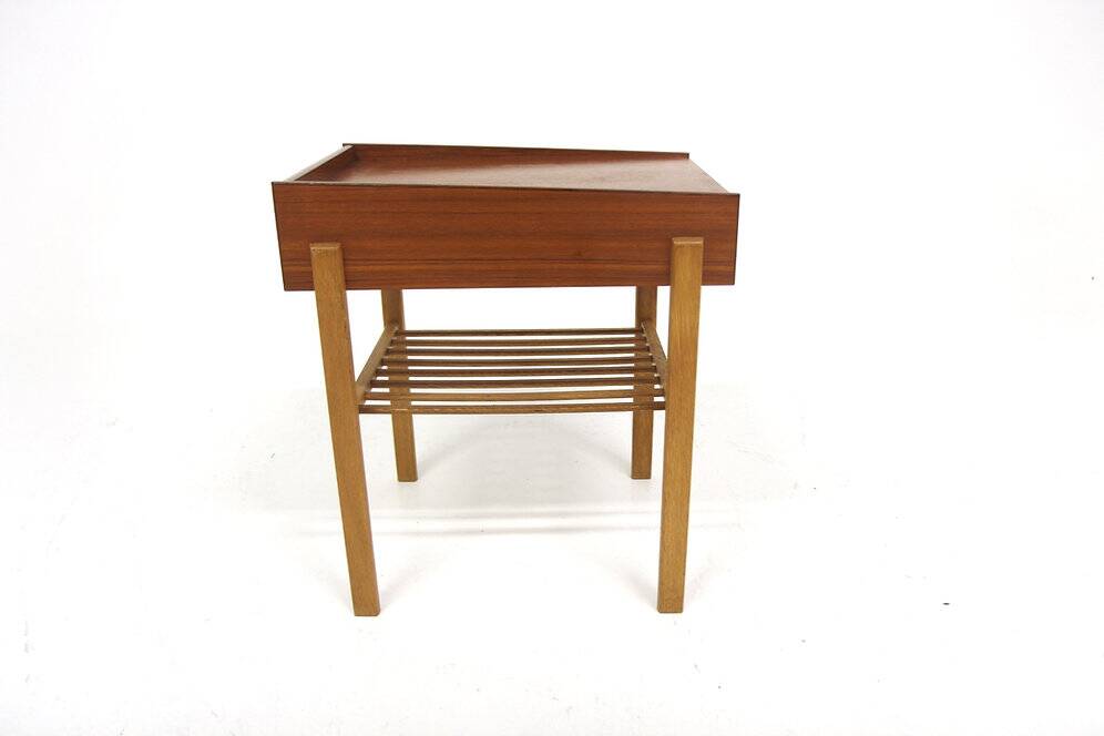 Table de chevet scandinave en teck et en chêne, Suède, 1960