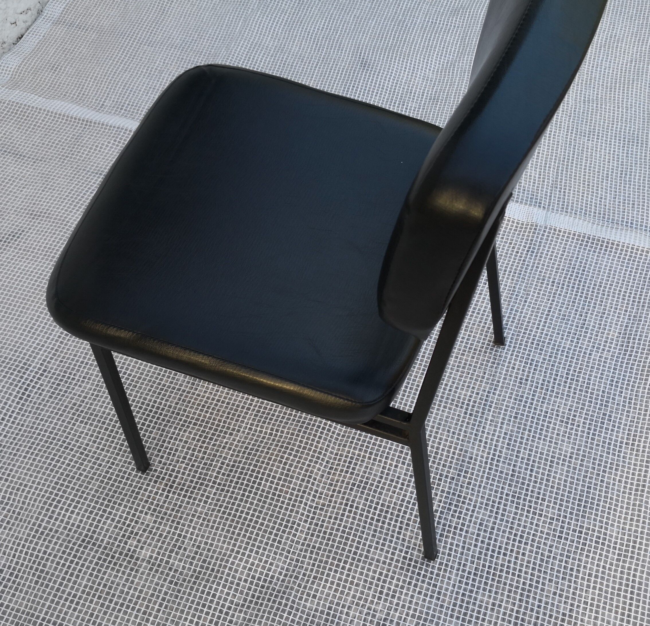 Black chair 50's