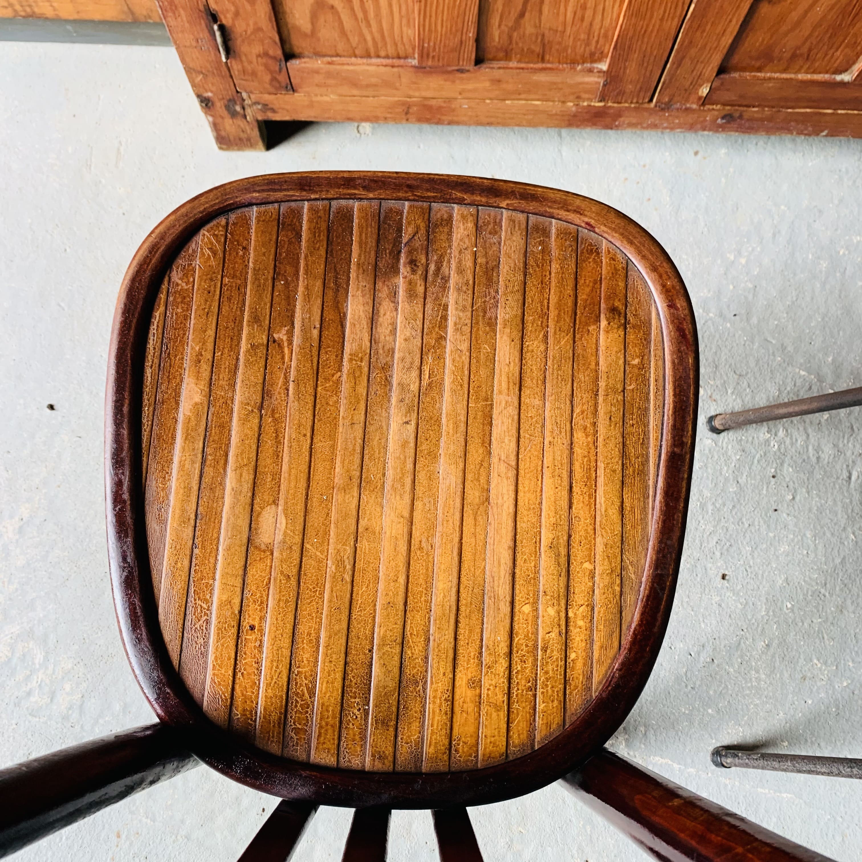 4 chaises dépareillées