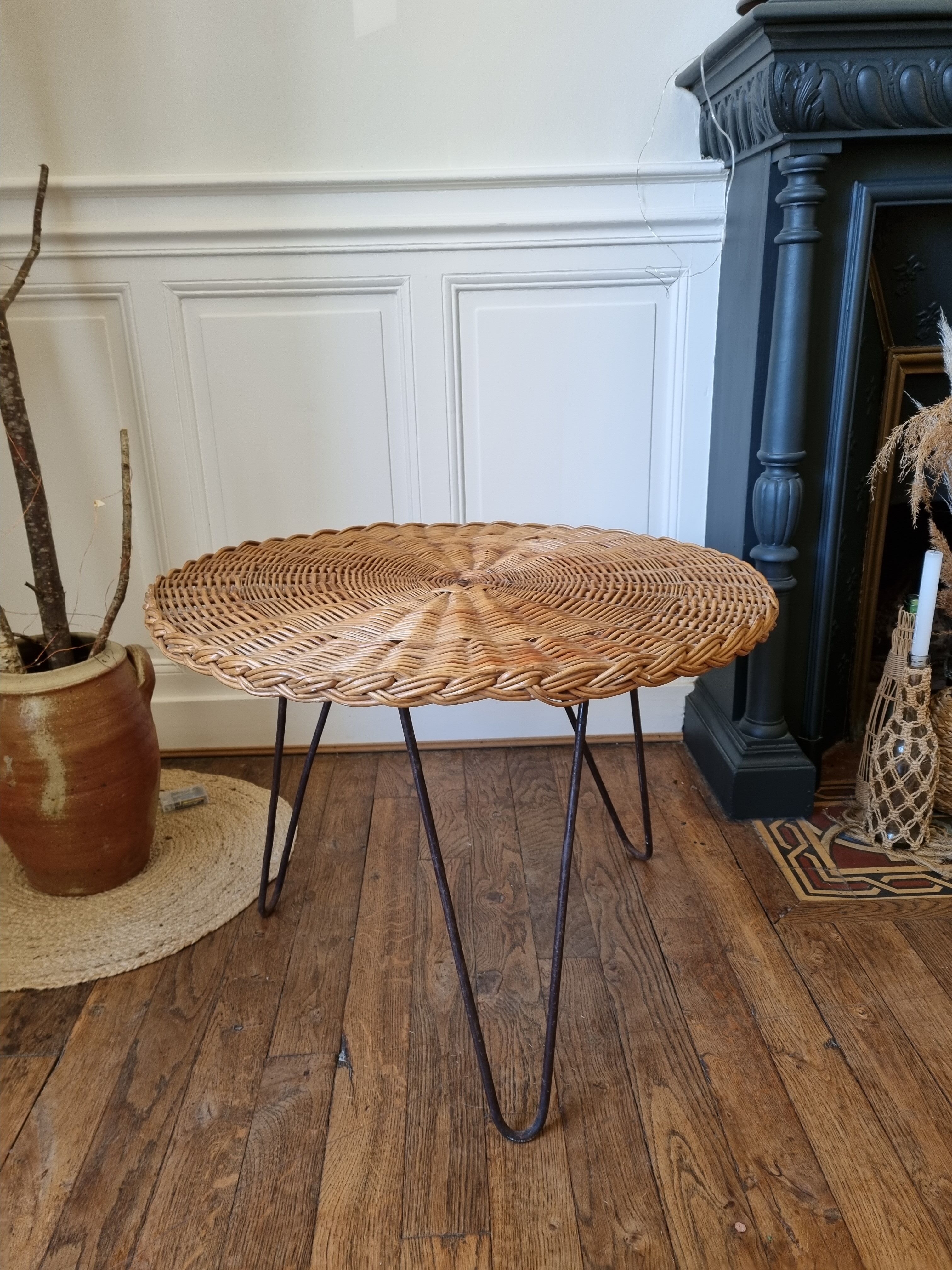 Vintage rattan table iron legs
