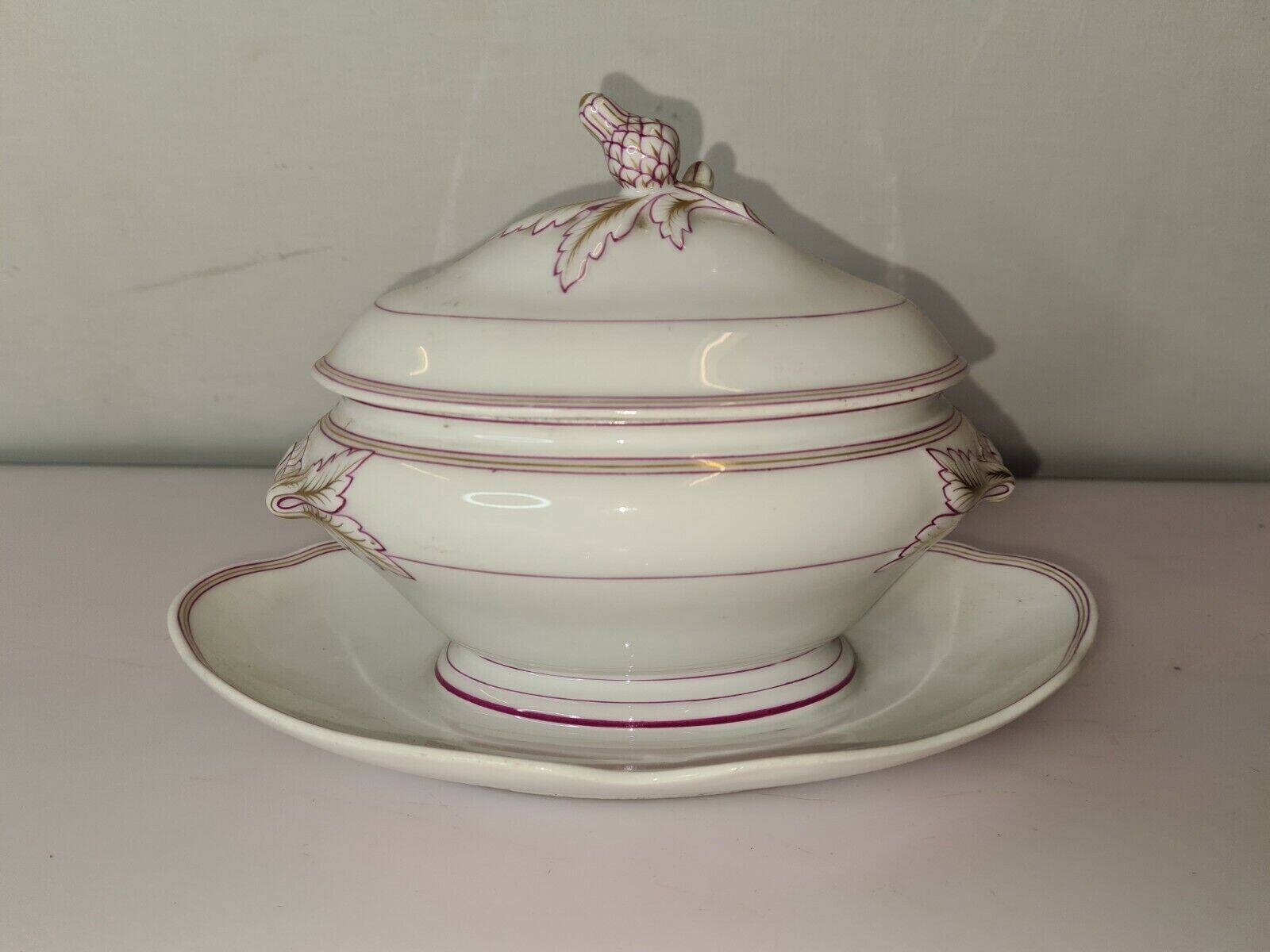 Porcelain gravy boat