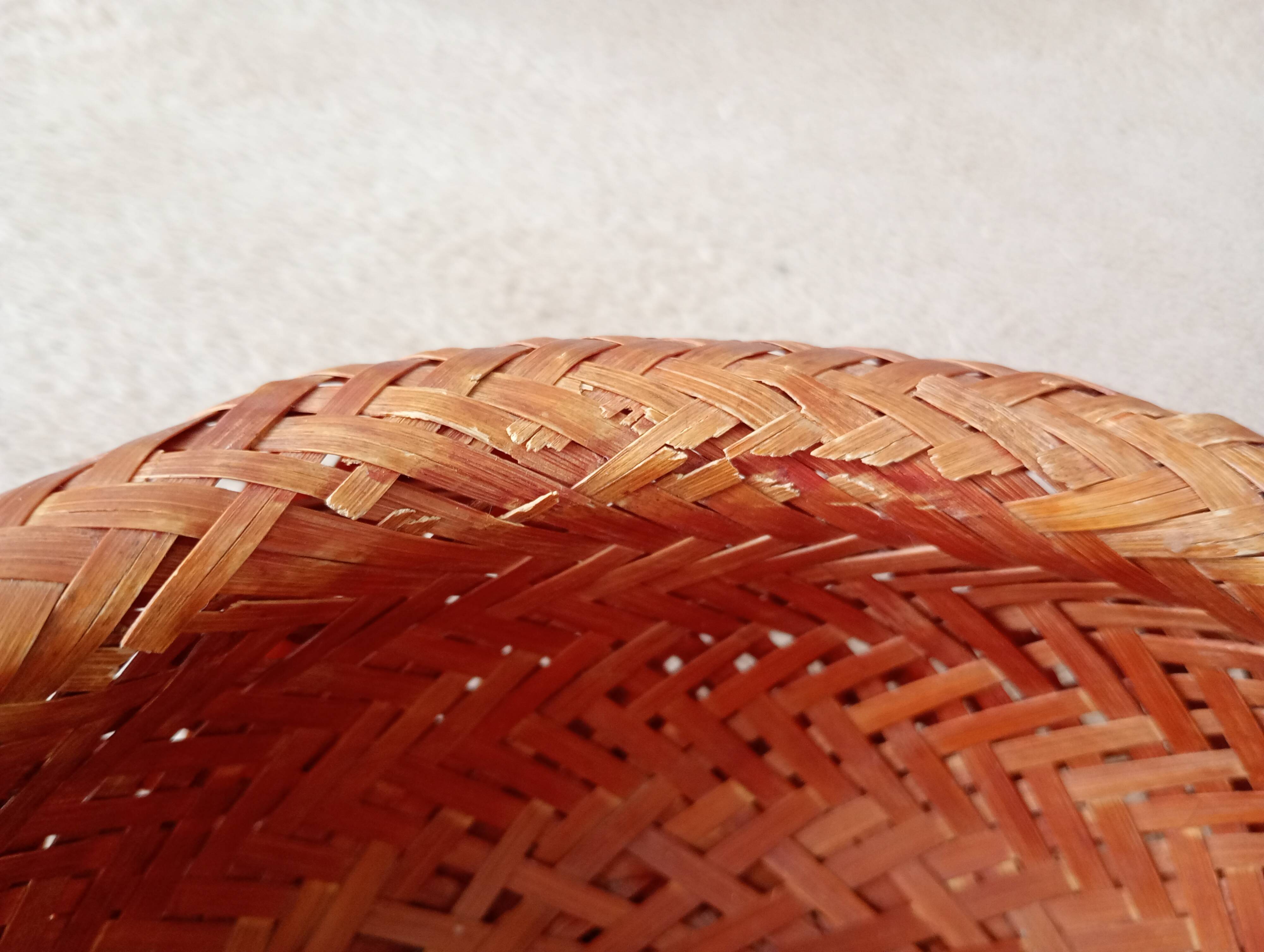 corbeille en bambou tressé